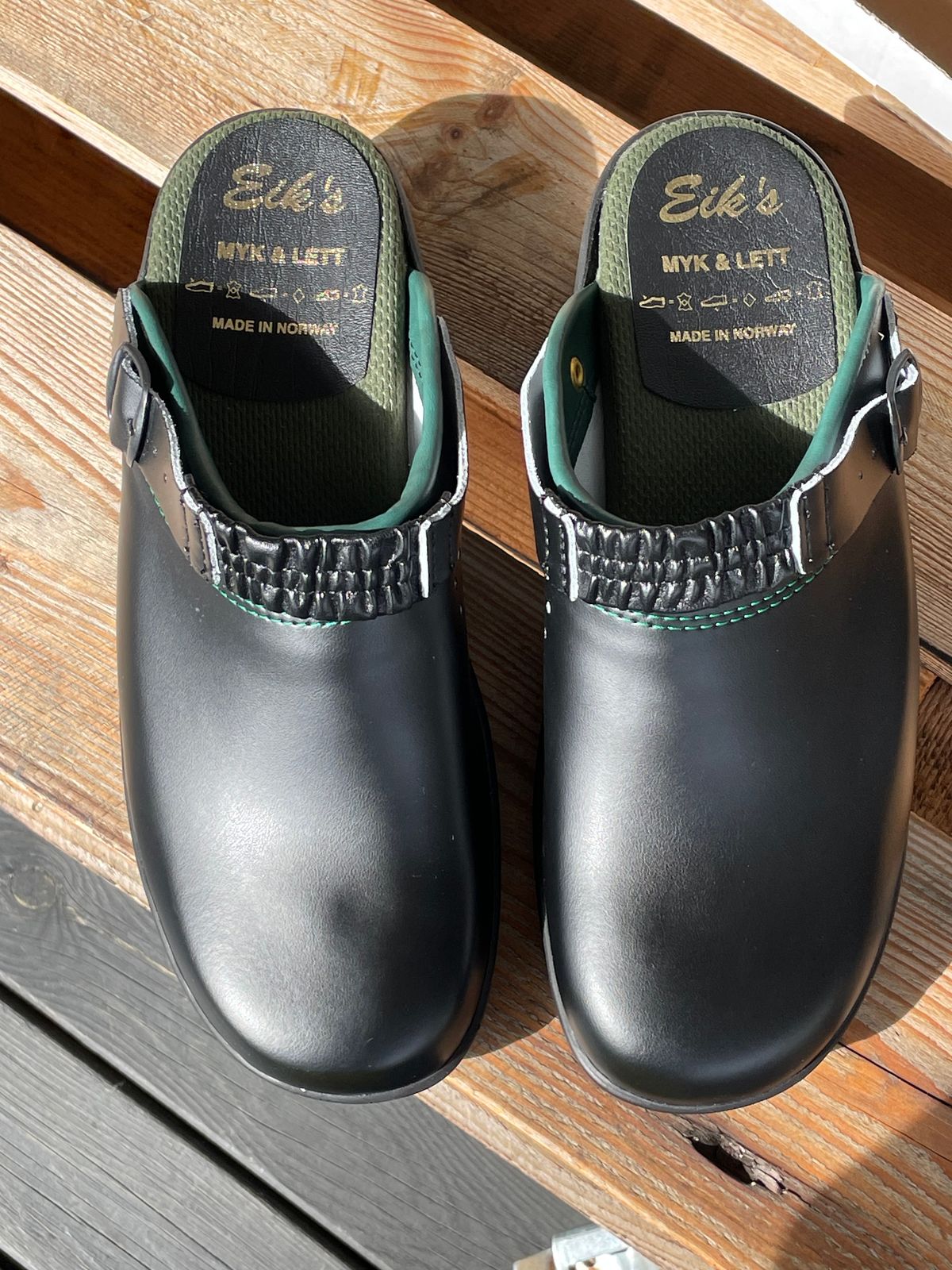 Photo by gear on April 18, 2024 of the Eik Treskofabrikk 265 in Cowhide.