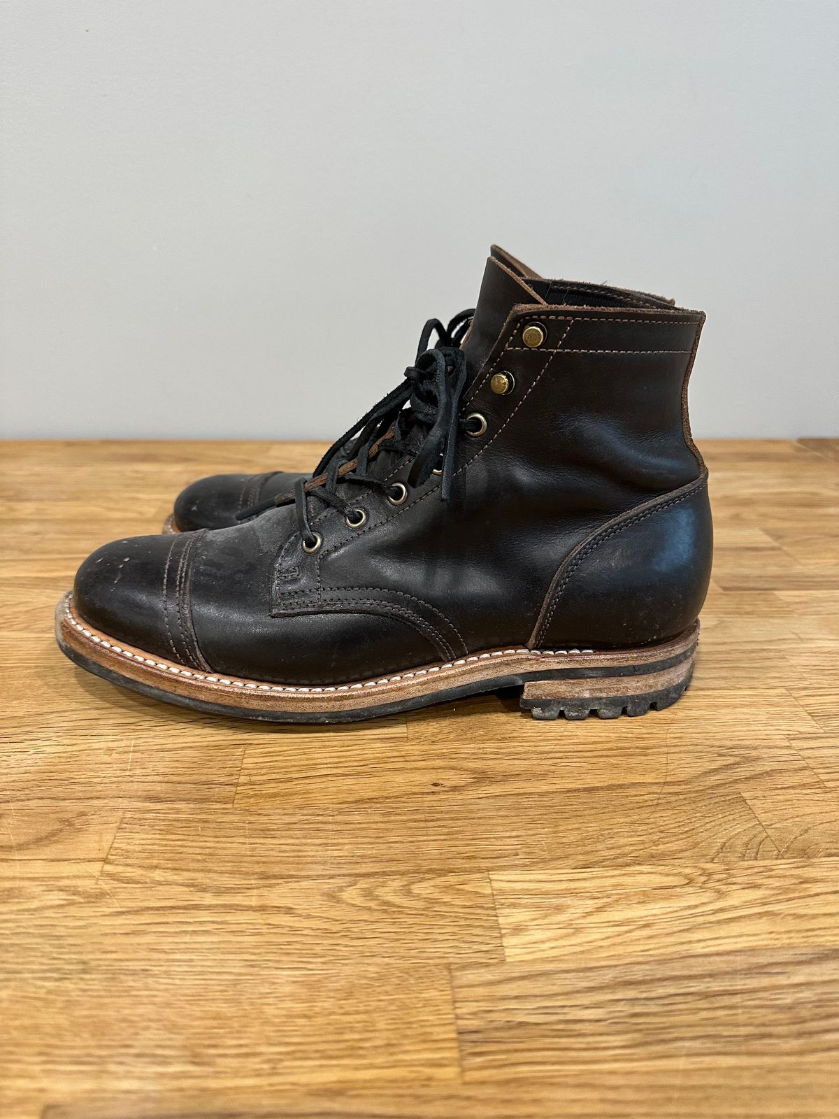 Photo by nerdingdirty on November 4, 2023 of the Truman Service Boot in Black Teacore.