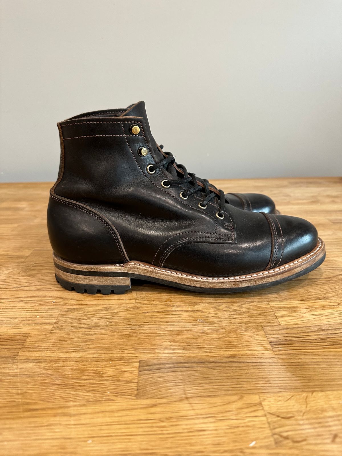 Photo by nerdingdirty on December 5, 2023 of the Truman Service Boot in Black Teacore.