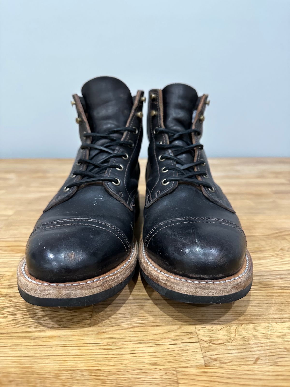 Photo by nerdingdirty on January 4, 2024 of the Truman Service Boot in Black Teacore.