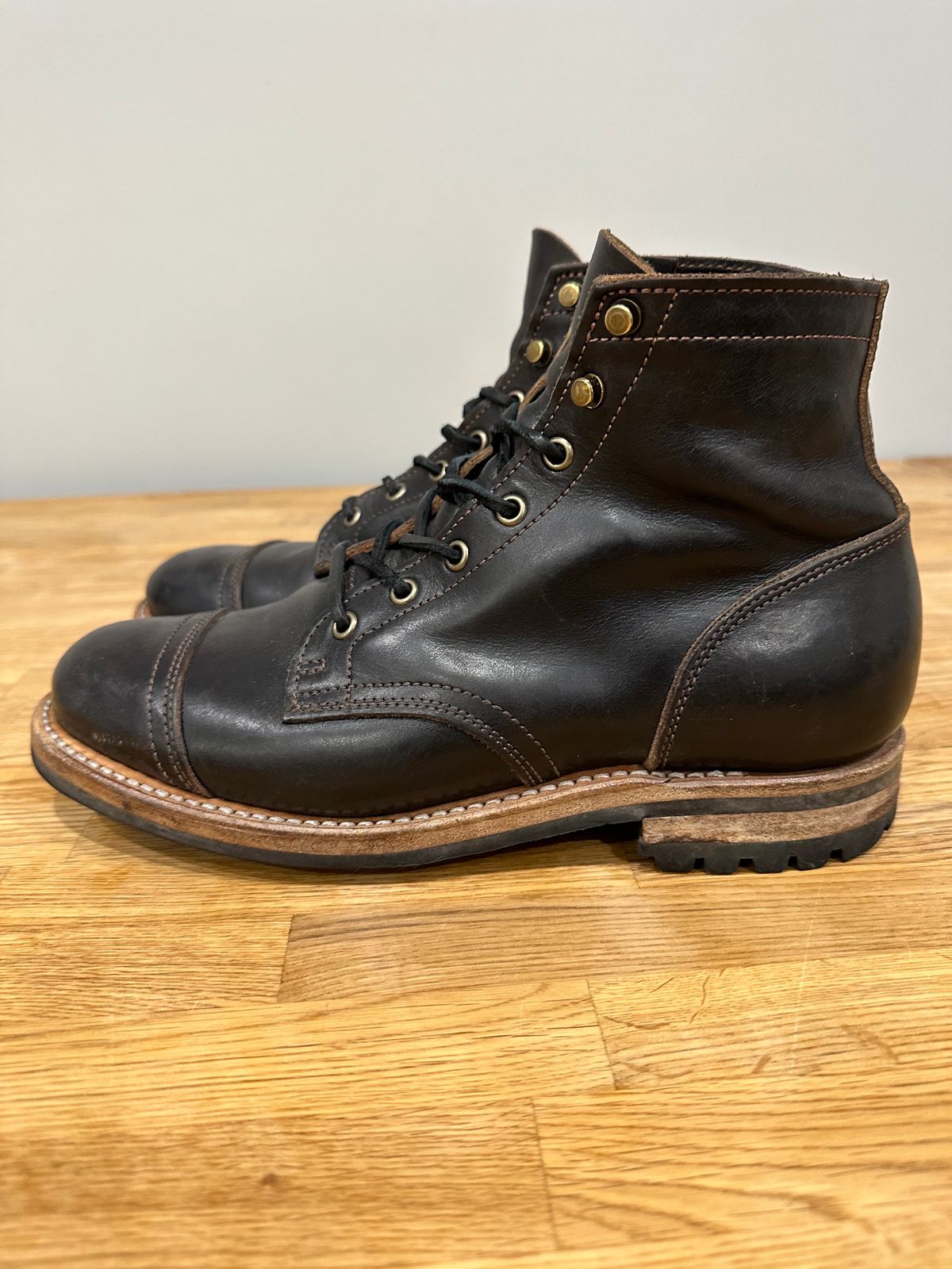 Photo by nerdingdirty on January 4, 2024 of the Truman Service Boot in Black Teacore.