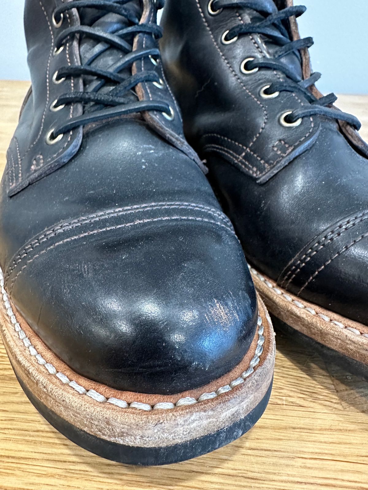 Photo by nerdingdirty on January 7, 2024 of the Truman Service Boot in Black Teacore.