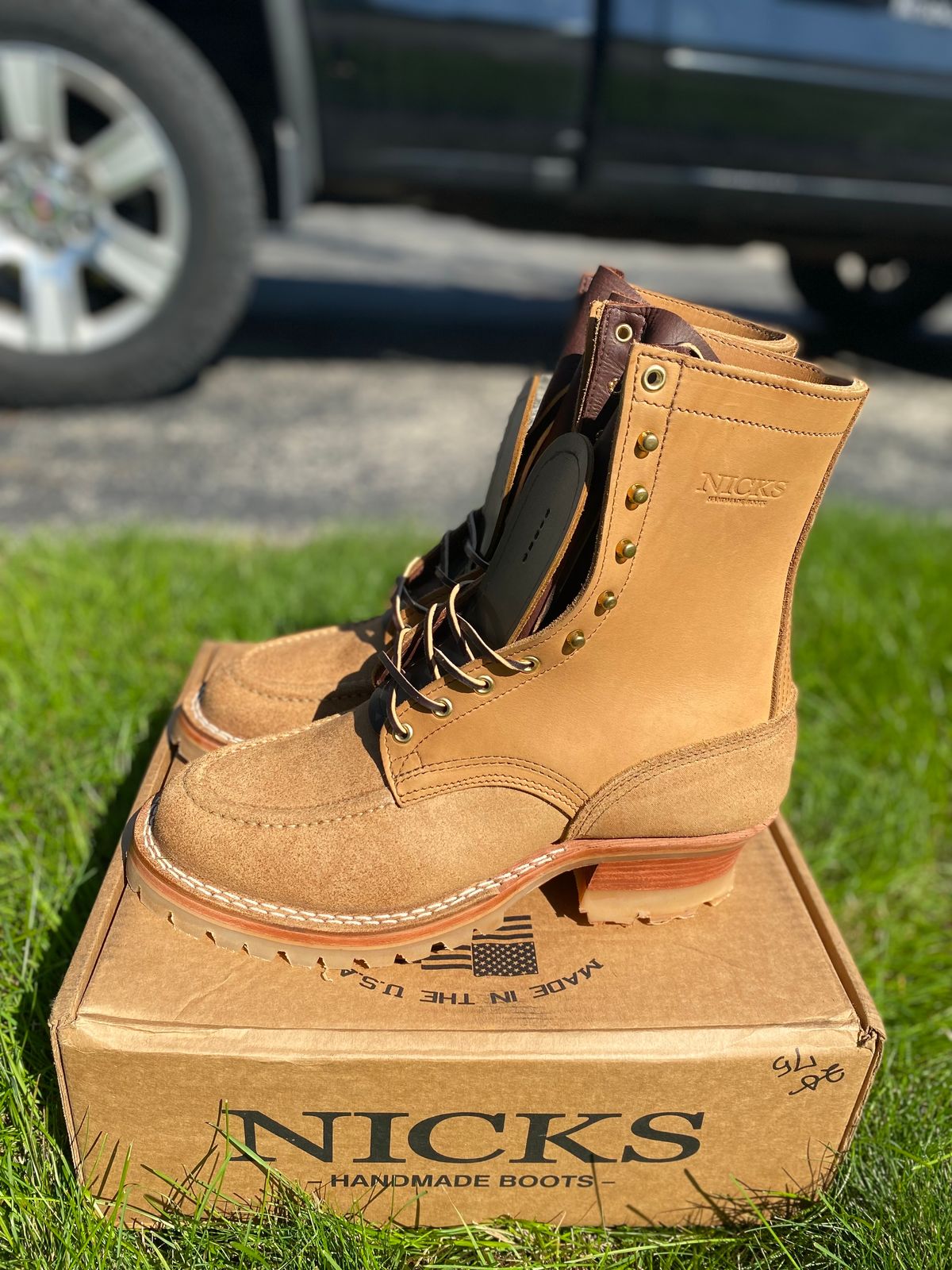 Photo by bootbeater on October 1, 2023 of the Nicks DomePro in Seidel 1964 Tan Roughout.