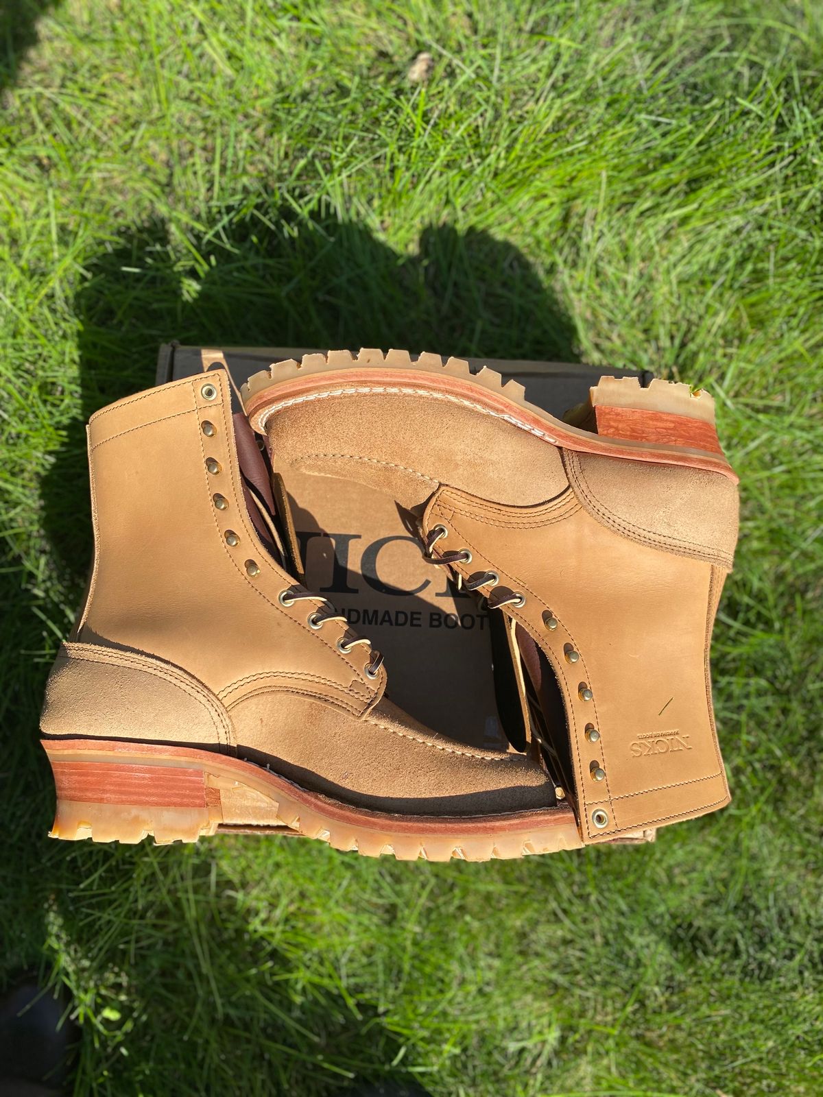 Photo by bootbeater on October 1, 2023 of the Nicks DomePro in Seidel 1964 Tan Roughout.