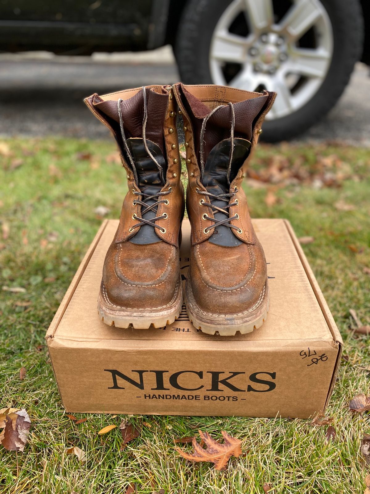 Photo by bootbeater on December 4, 2023 of the Nicks DomePro in Seidel 1964 Tan Roughout.