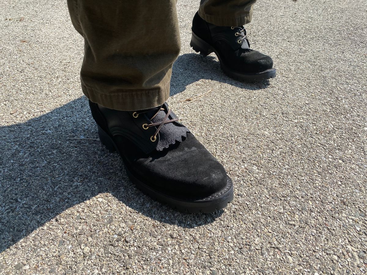 Photo by bootbeater on June 20, 2023 of the Frank's Boots The Patriot in Black Roughout Work Leather.