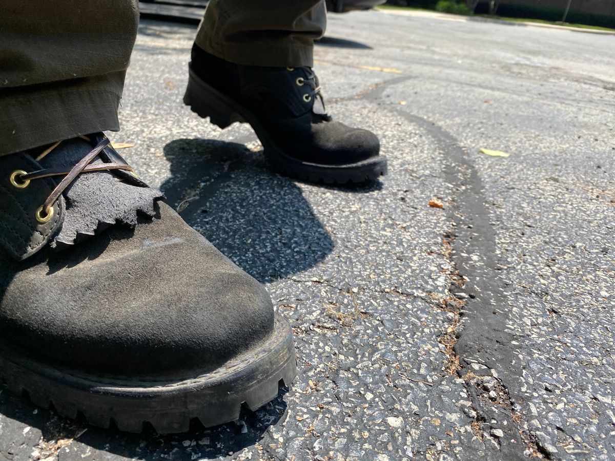 Photo by bootbeater on June 21, 2023 of the Frank's Boots The Patriot in Black Roughout Work Leather.