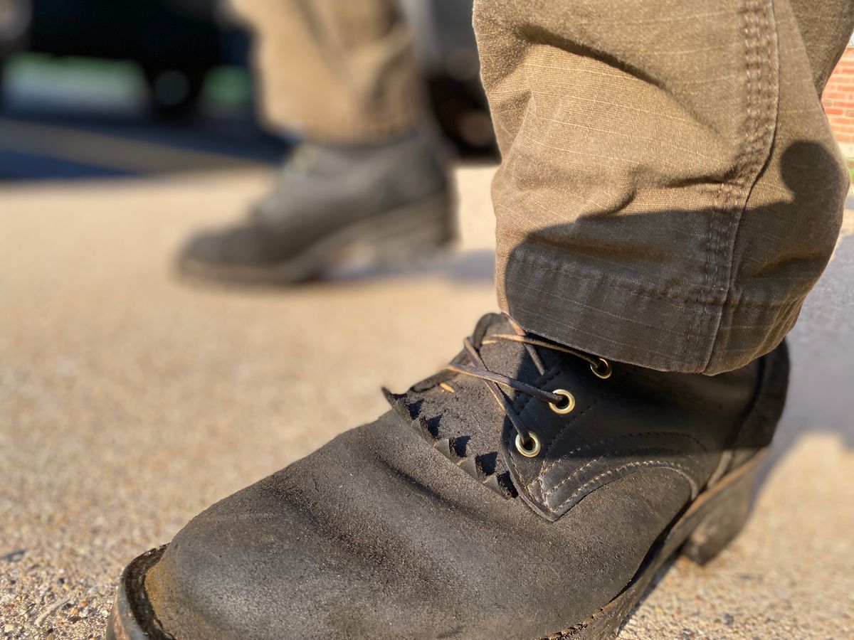 Photo by bootbeater on August 18, 2023 of the Frank's Boots The Patriot in Black Roughout Work Leather.