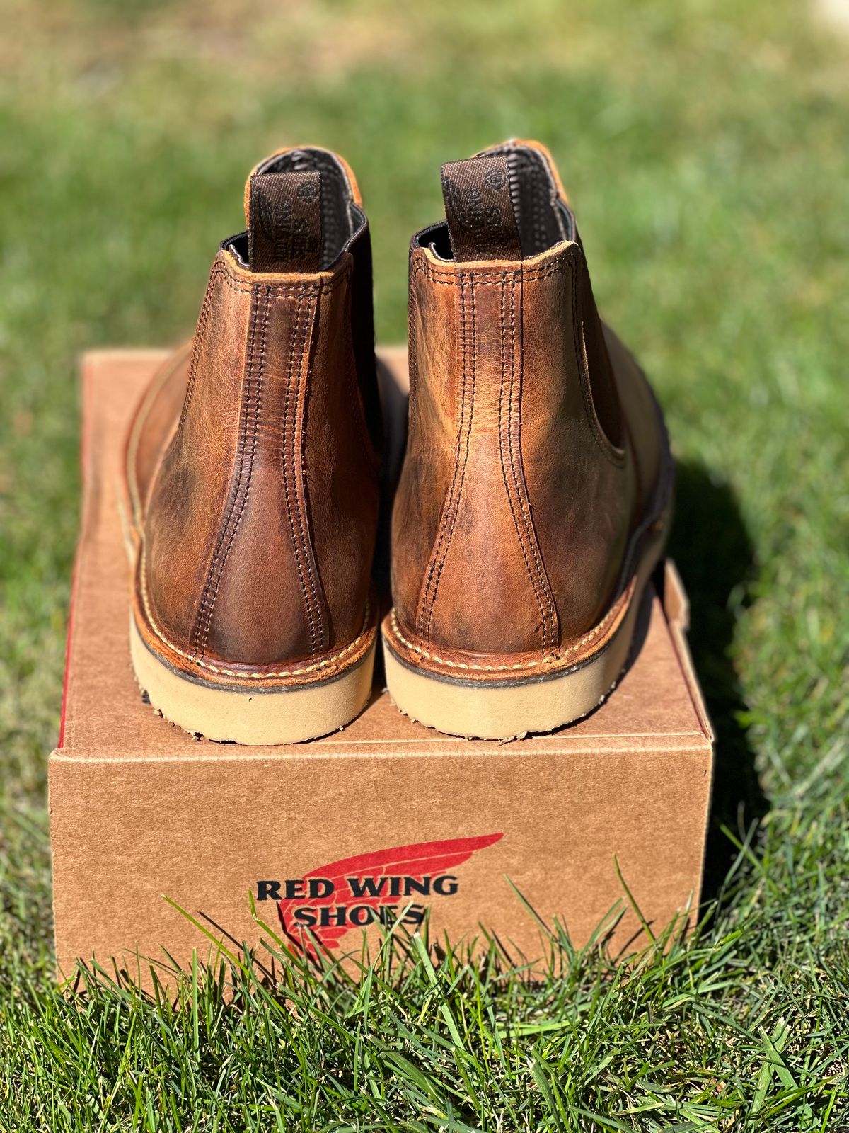 Photo by bootbeater on October 2, 2022 of the Red Wing Weekender Chelsea in S.B. Foot Copper Rough and Tough.