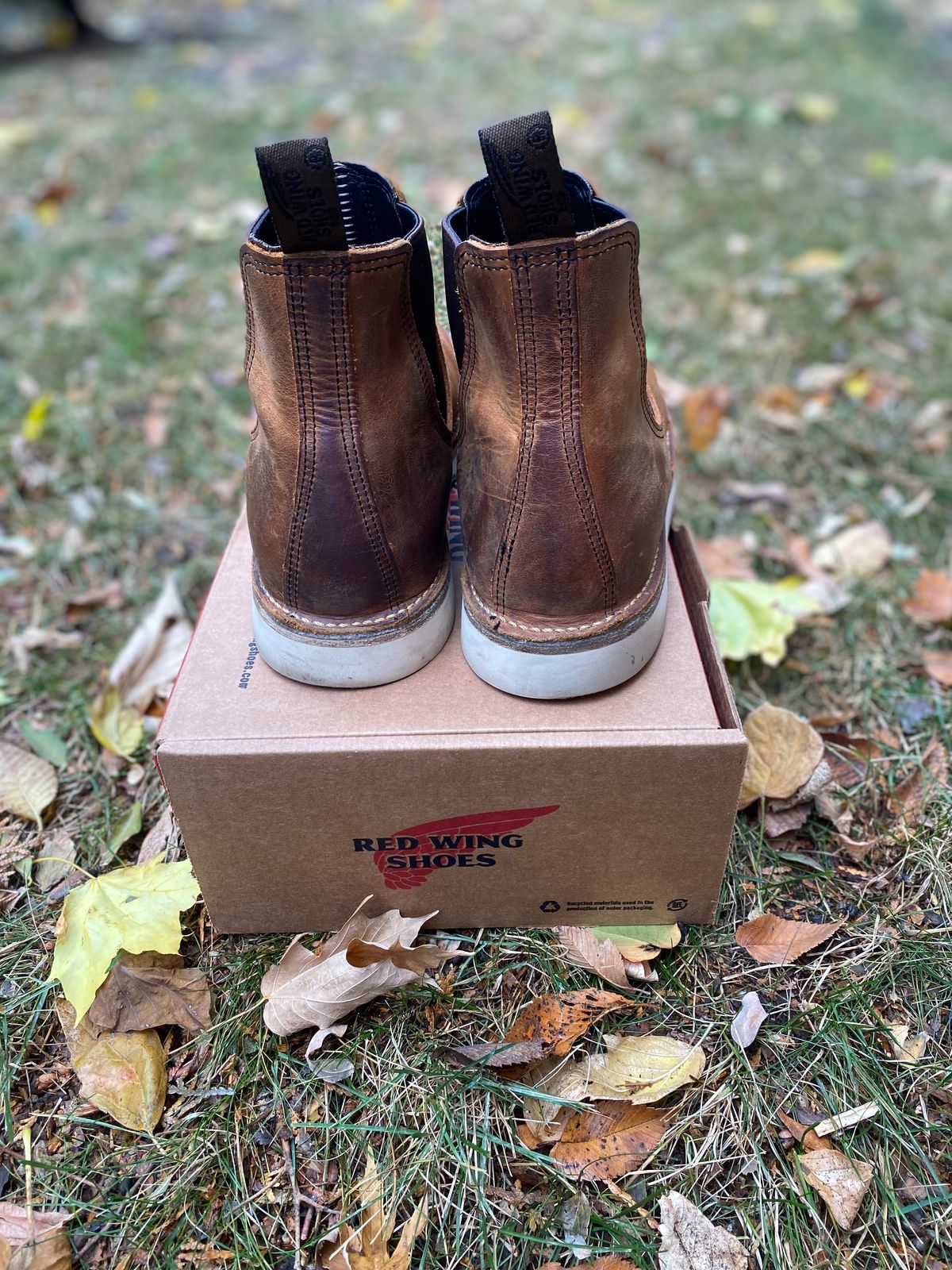 Photo by bootbeater on November 5, 2022 of the Red Wing Weekender Chelsea in S.B. Foot Copper Rough and Tough.
