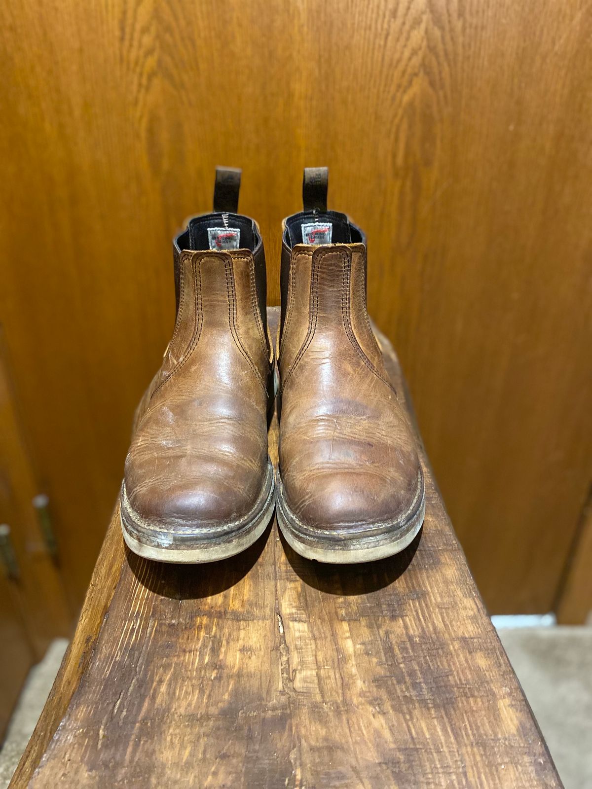 Photo by bootbeater on February 6, 2023 of the Red Wing Weekender Chelsea in S.B. Foot Copper Rough and Tough.