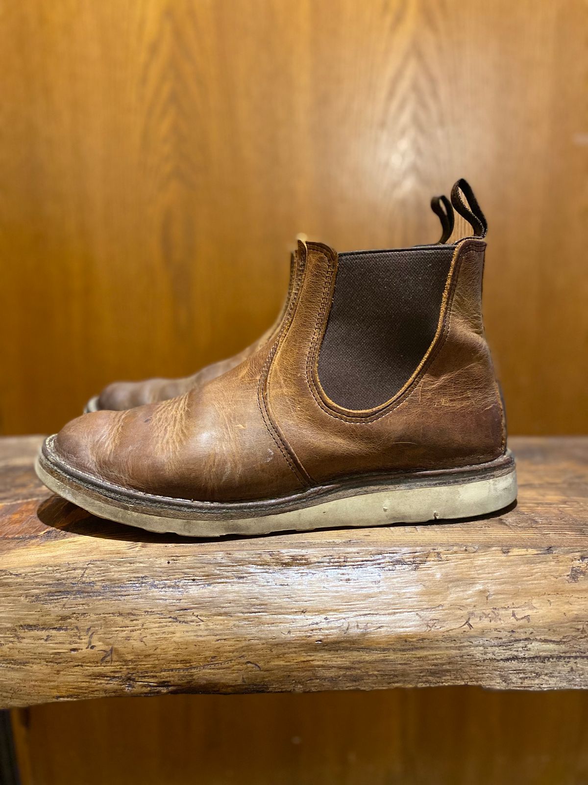 Photo by bootbeater on February 6, 2023 of the Red Wing Weekender Chelsea in S.B. Foot Copper Rough and Tough.