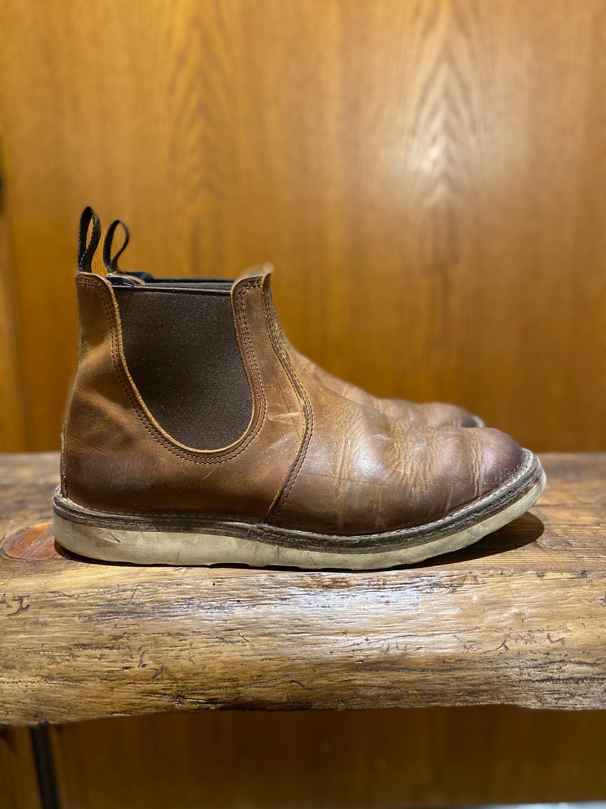 Photo by bootbeater on February 6, 2023 of the Red Wing Weekender Chelsea in S.B. Foot Copper Rough and Tough.