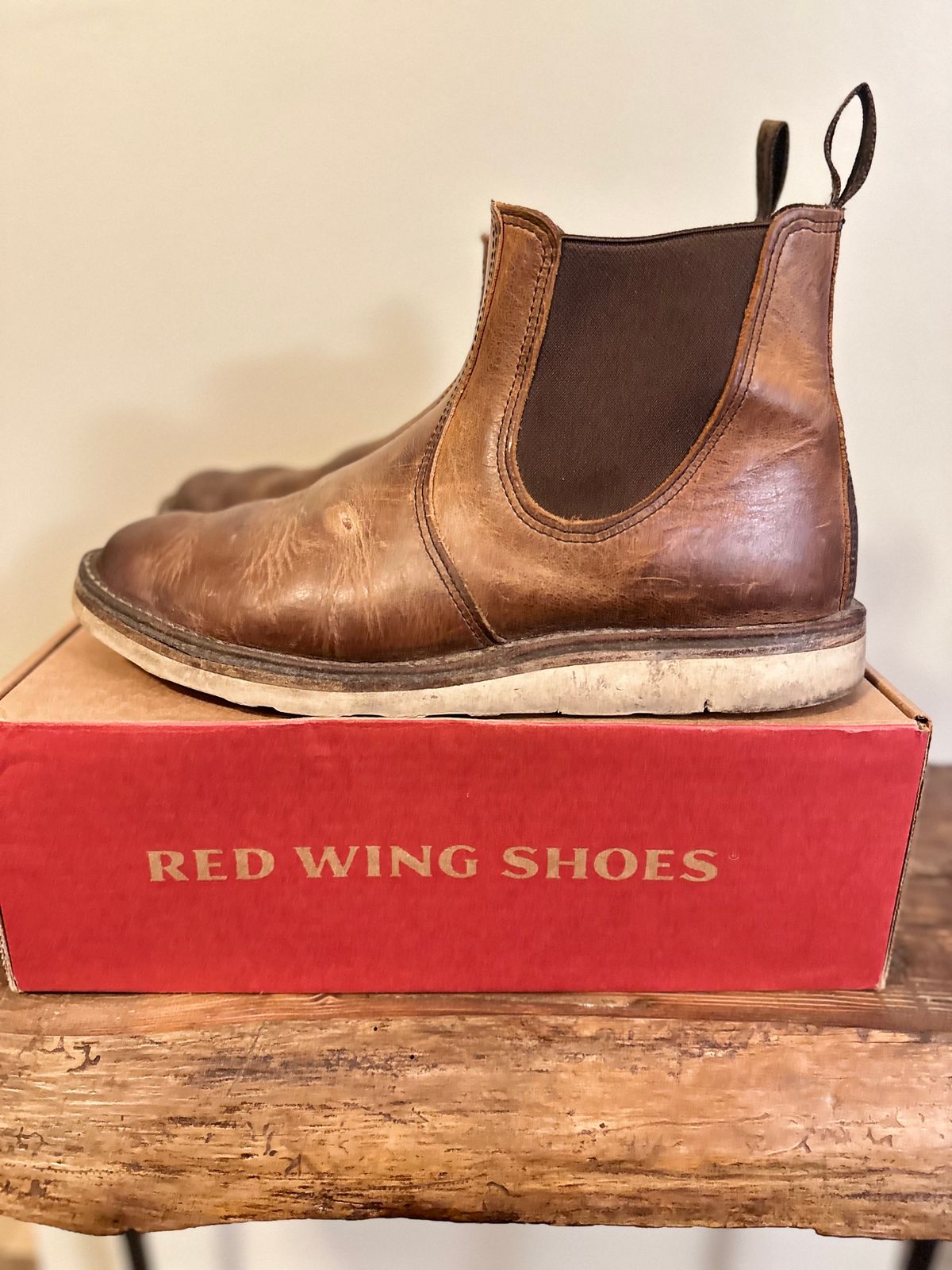 Photo by bootbeater on April 6, 2023 of the Red Wing Weekender Chelsea in S.B. Foot Copper Rough and Tough.