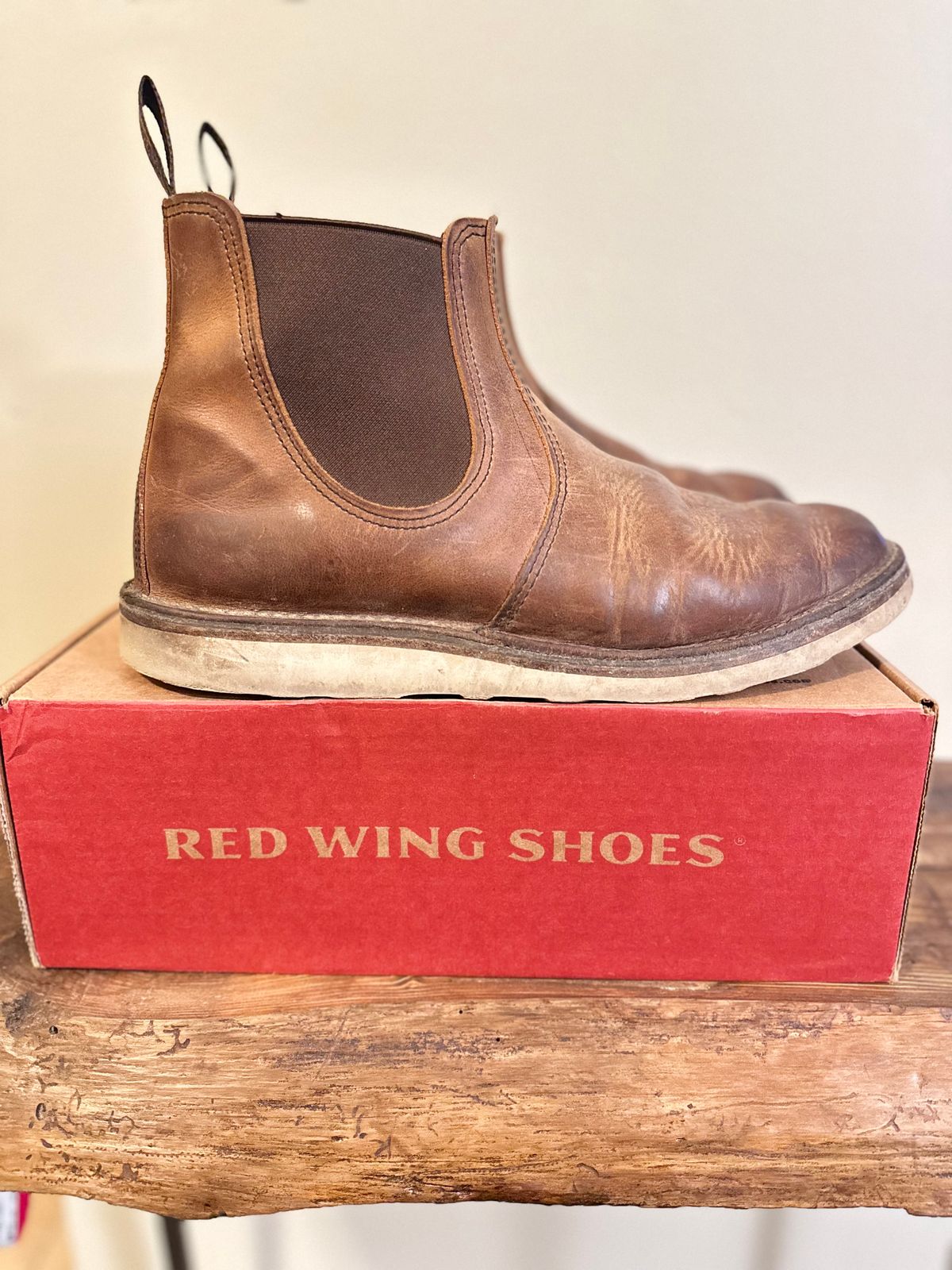 Photo by bootbeater on April 6, 2023 of the Red Wing Weekender Chelsea in S.B. Foot Copper Rough and Tough.