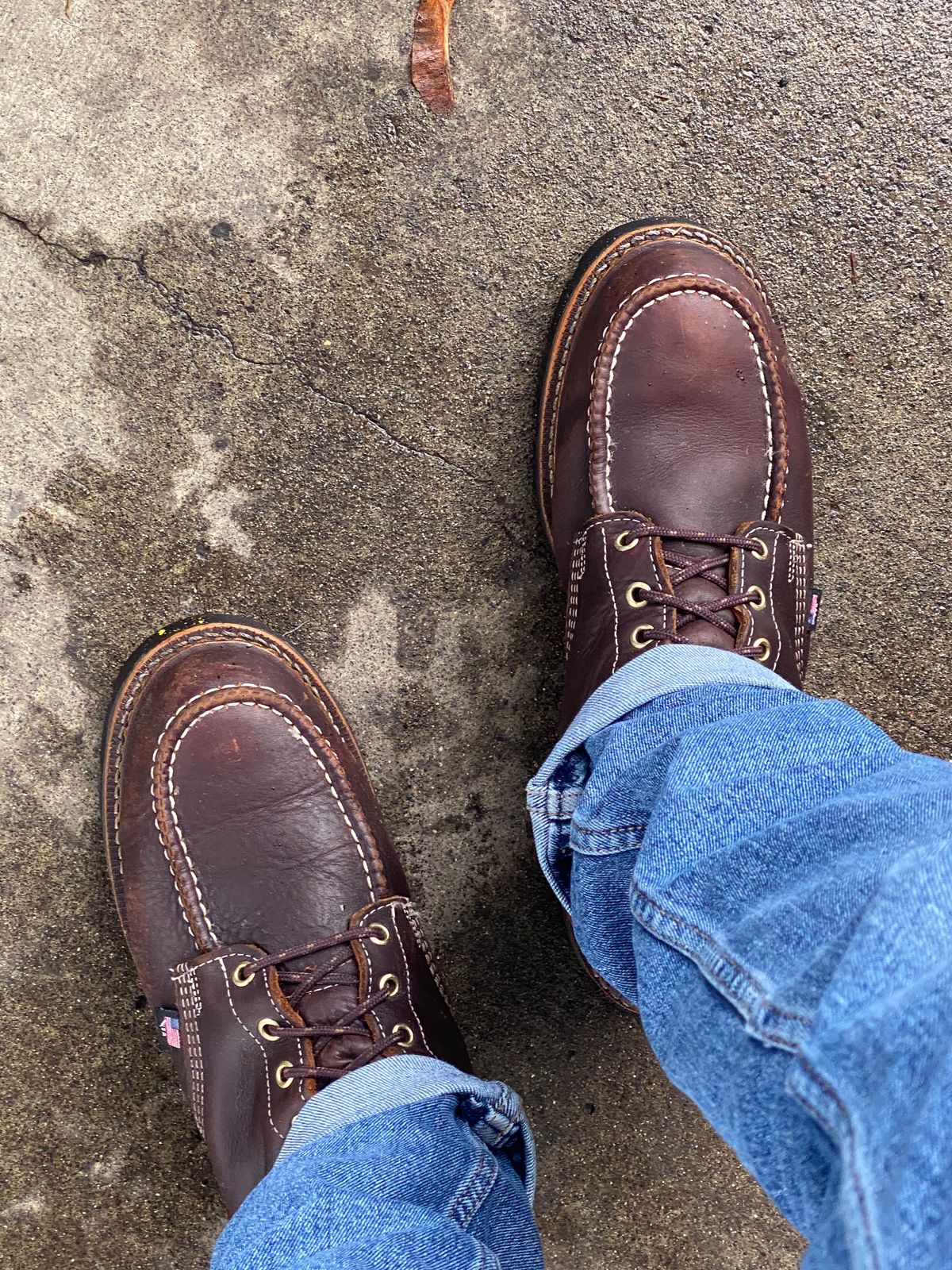 Photo by Jeff_in_the_pnw on December 14, 2022 of the Thorogood 8" Moc Toe in Unknown Leather.