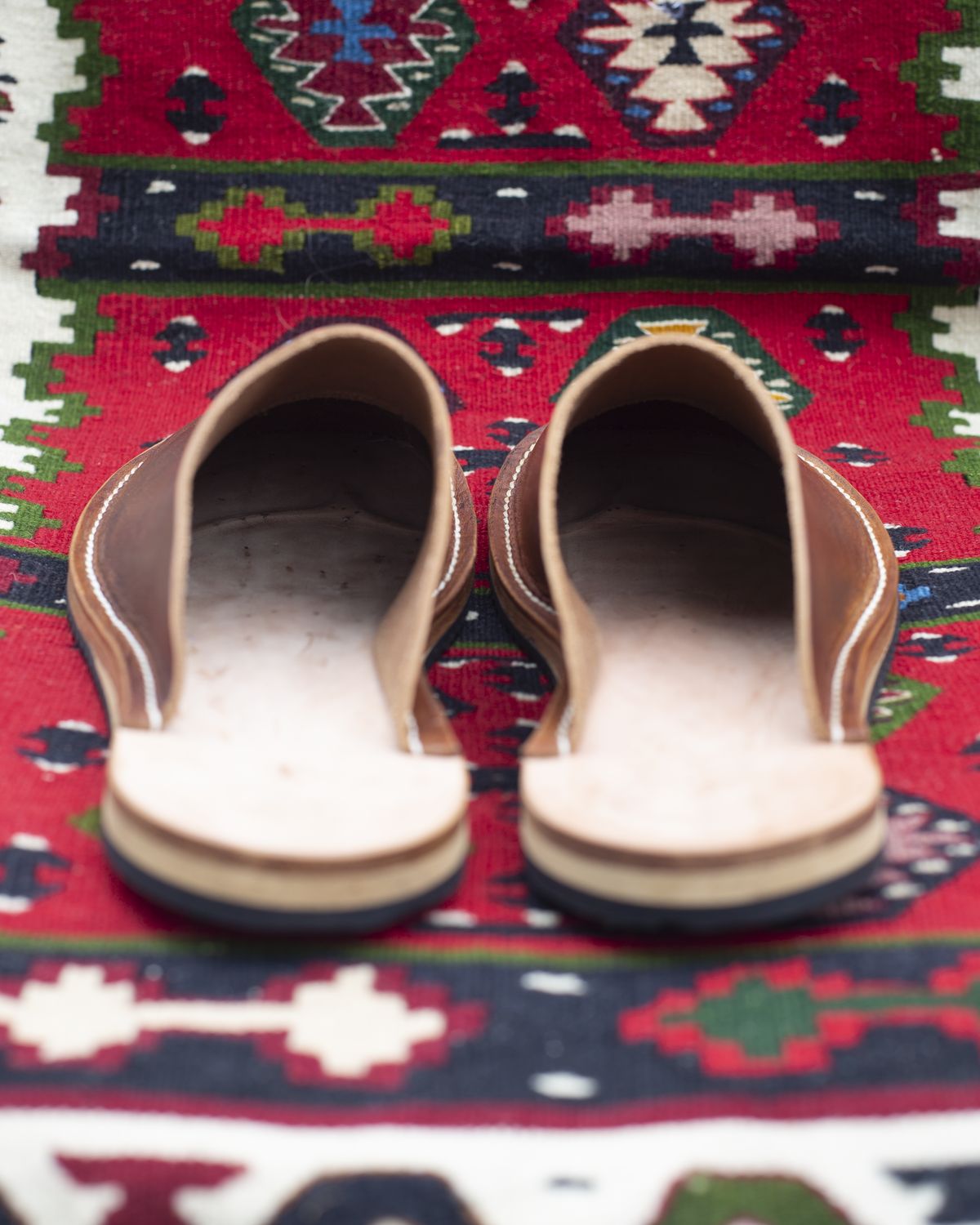 Photo by baschdln on June 28, 2025 of the Self-Made Mules in Austrian Cow-hide, Natural.