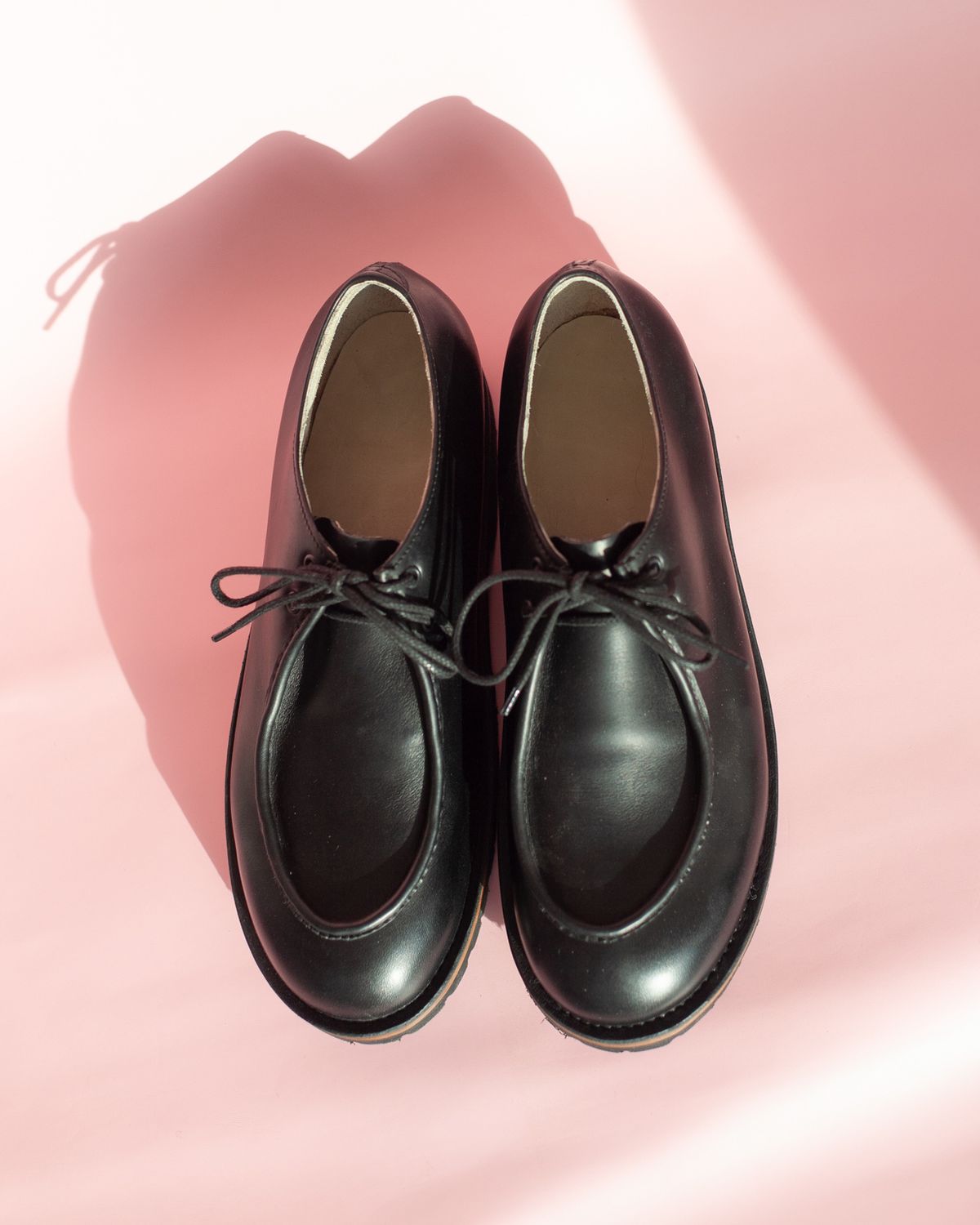 Photo by baschdln on March 18, 2024 of the Self-Made Tyrolean Shoes in Black Waterproof Cowhide.