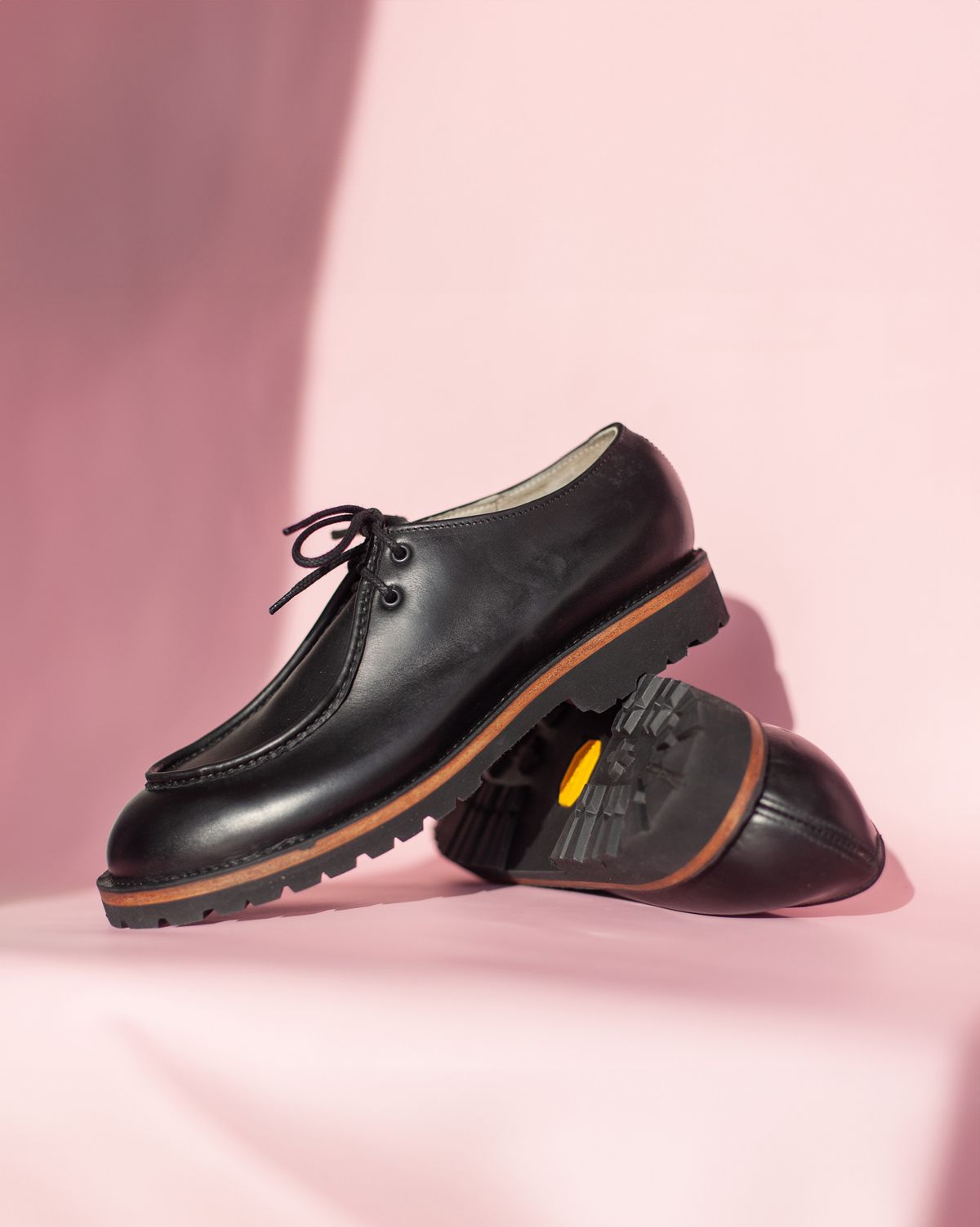 Photo by baschdln on March 18, 2024 of the Self-Made Tyrolean Shoes in Black Waterproof Cowhide.