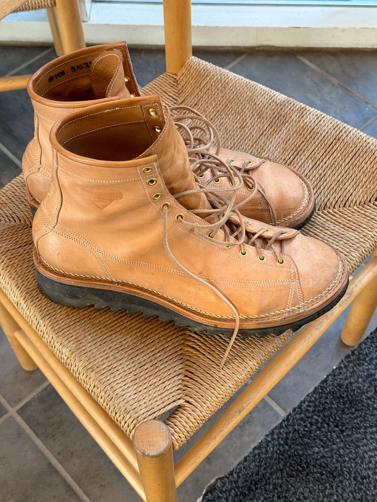 Photo by baschdln on October 23, 2024 of the Self-Made Monkey Boot in Conceria Cloe Crust Horsebutt.