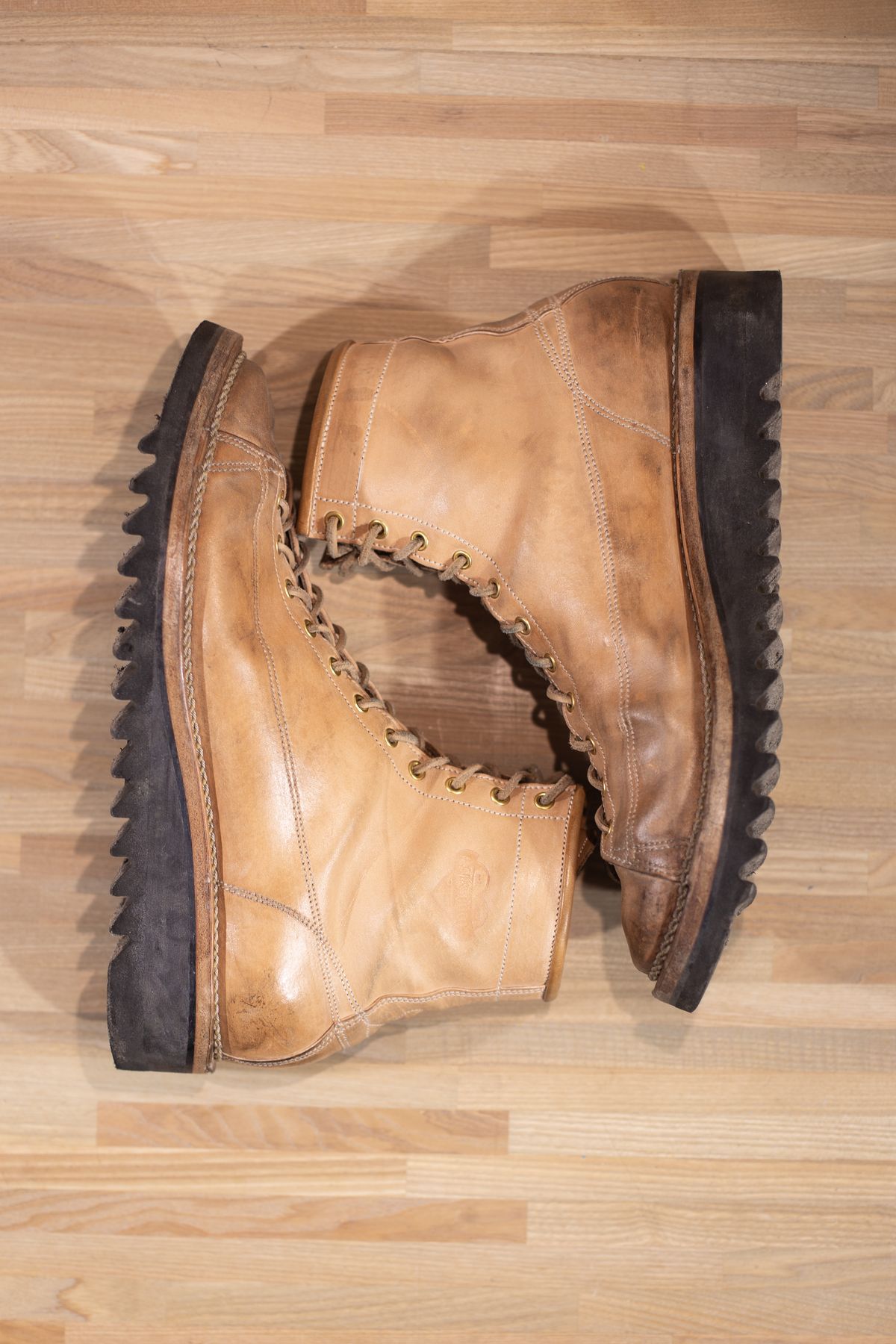 Photo by baschdln on November 5, 2024 of the Self-Made Monkey Boot in Conceria Cloe Crust Horsebutt.