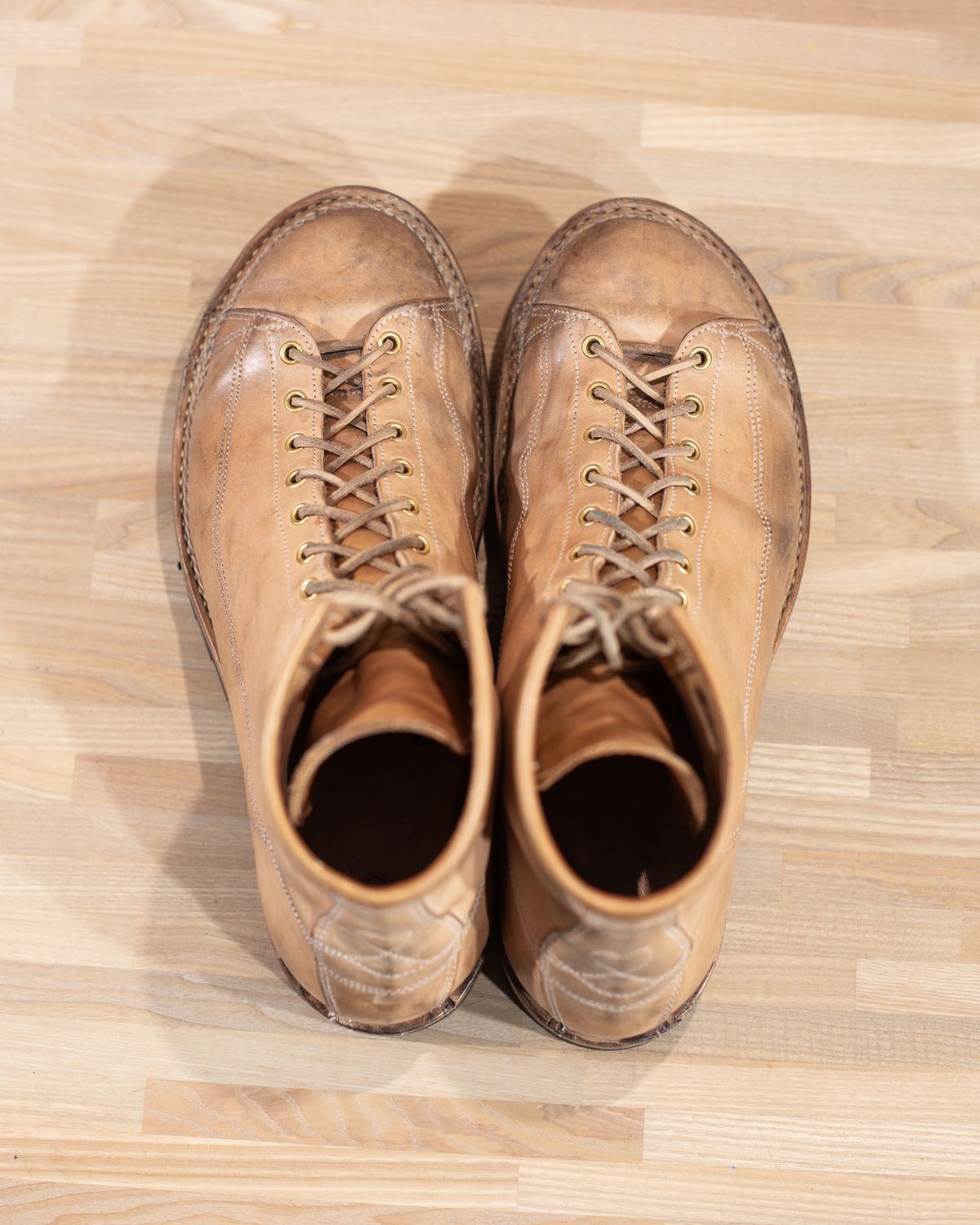 Photo by baschdln on November 5, 2024 of the Self-Made Monkey Boot in Conceria Cloe Crust Horsebutt.