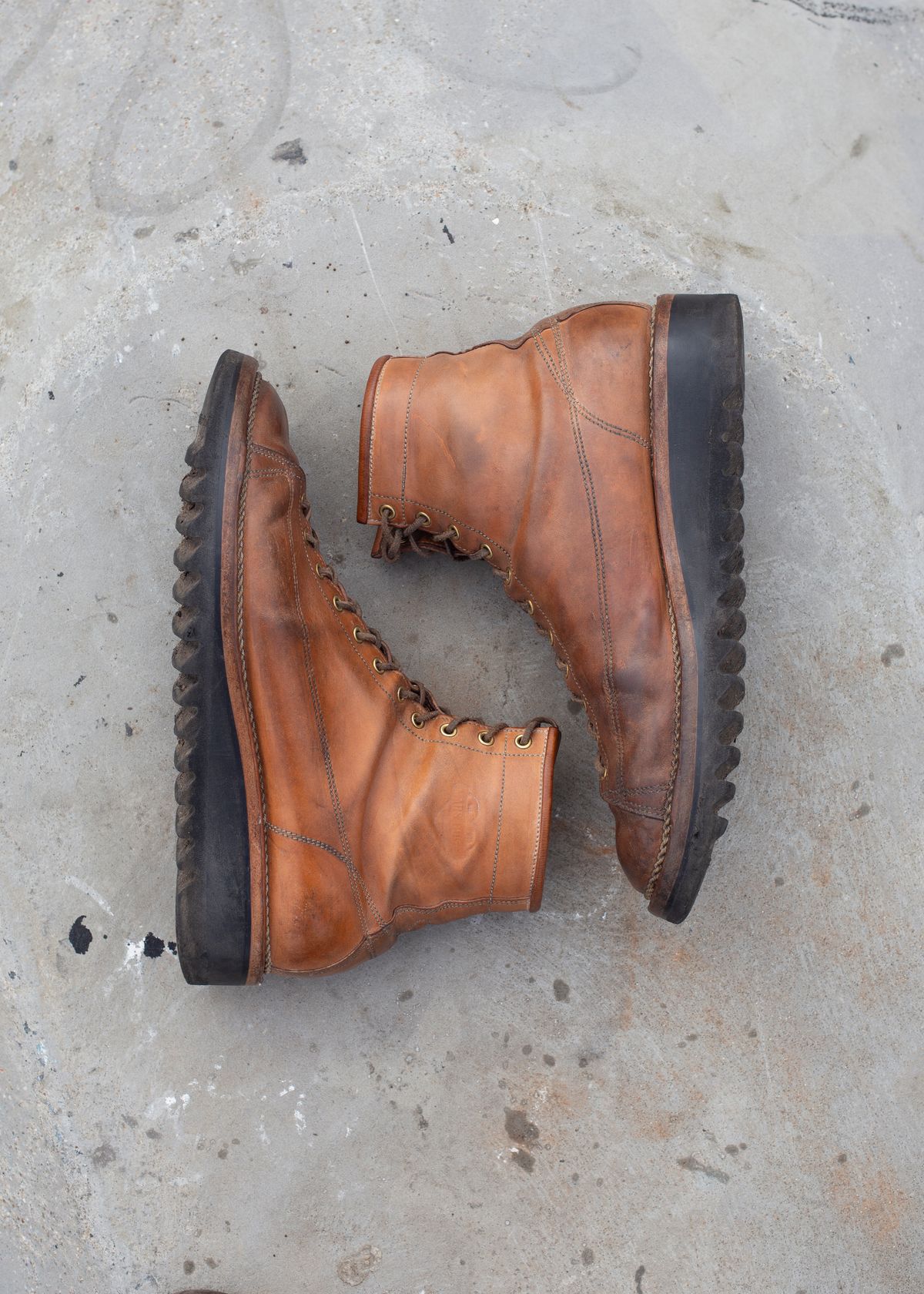 Photo by baschdln on February 28, 2025 of the Self-Made Monkey Boot in Conceria Cloe Crust Horsebutt.