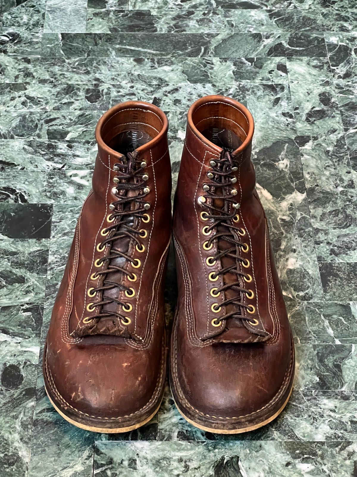 Photo by baschdln on February 5, 2024 of the Self-Made Lace To Toe in Austrian Cow Leather, vegetable Tanned, (reversed) waxed flesh.