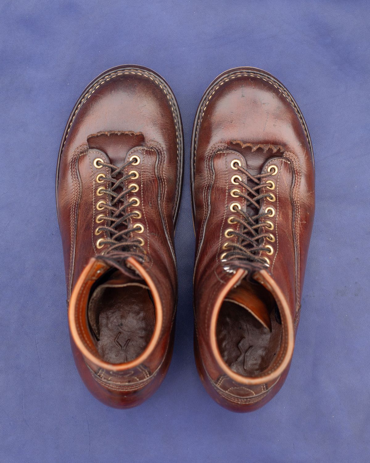 Photo by baschdln on April 3, 2024 of the Self-Made Lace To Toe in Austrian Cow Leather, vegetable Tanned, (reversed) waxed flesh.