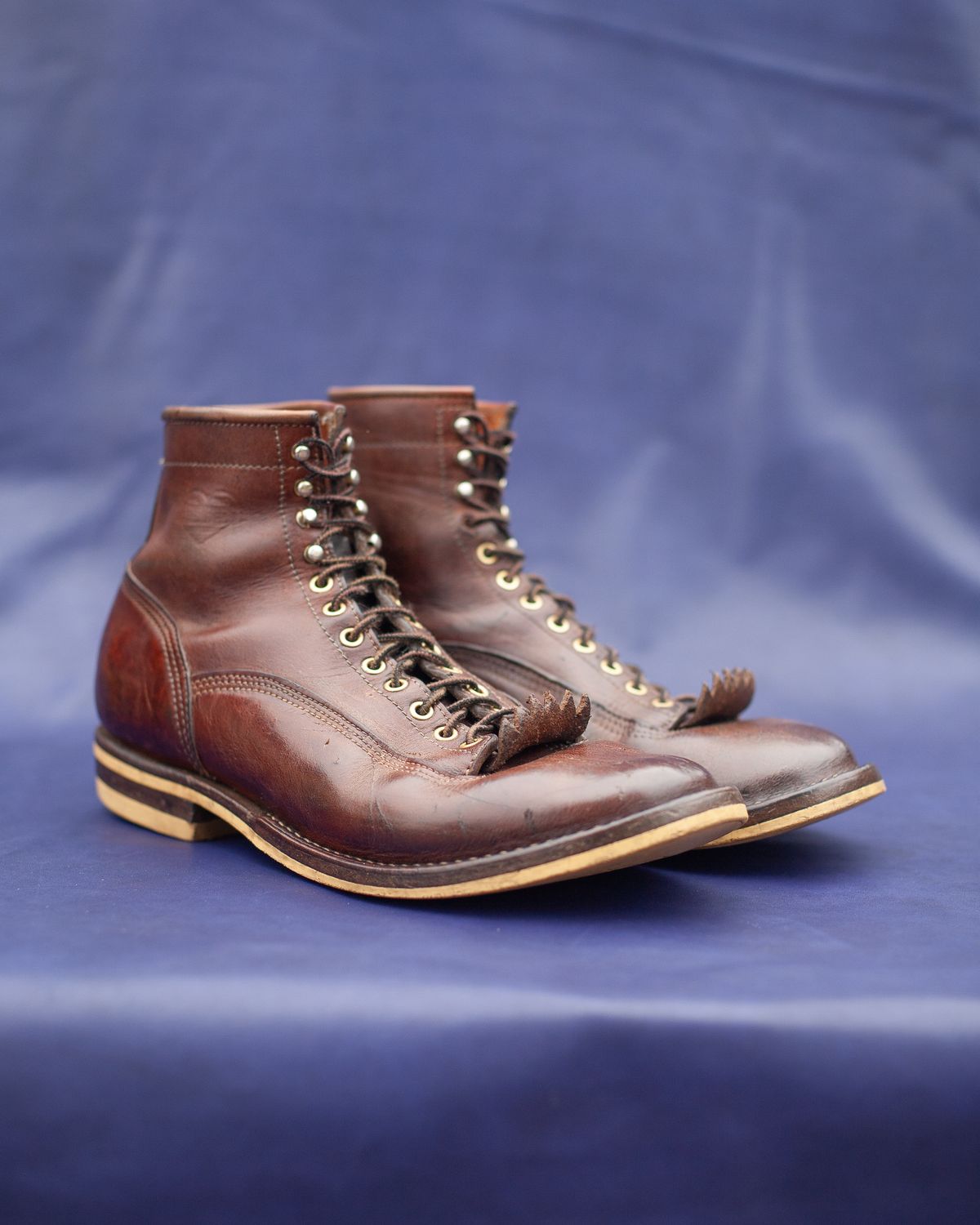 Photo by baschdln on April 3, 2024 of the Self-Made Lace To Toe in Austrian Cow Leather, vegetable Tanned, (reversed) waxed flesh.