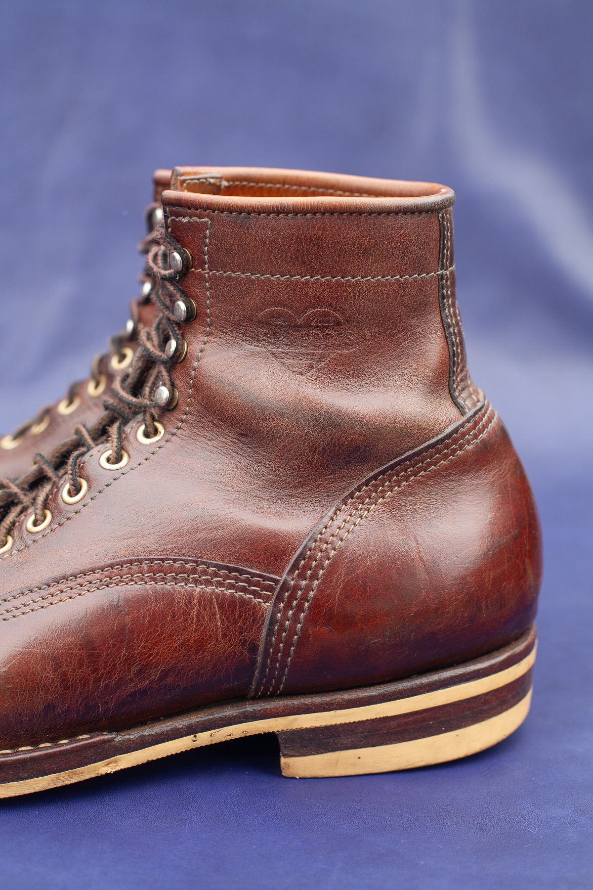 Photo by baschdln on April 3, 2024 of the Self-Made Lace To Toe in Austrian Cow Leather, vegetable Tanned, (reversed) waxed flesh.