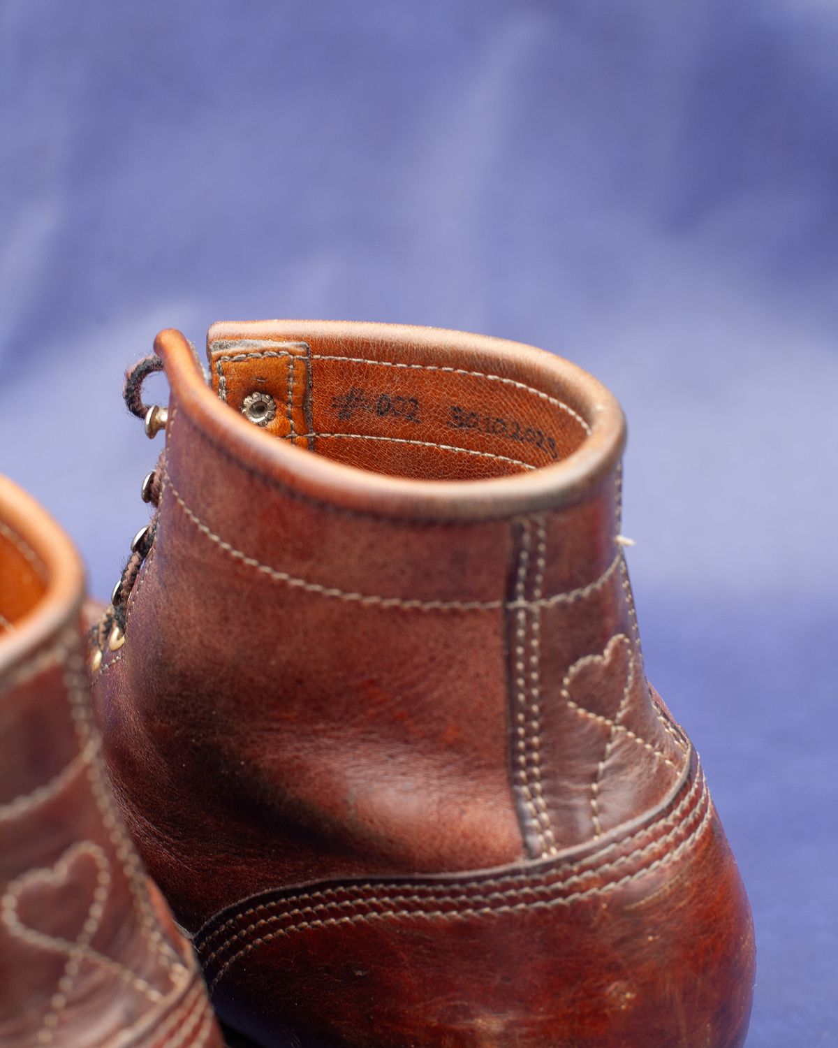 Photo by baschdln on April 3, 2024 of the Self-Made Lace To Toe in Austrian Cow Leather, vegetable Tanned, (reversed) waxed flesh.