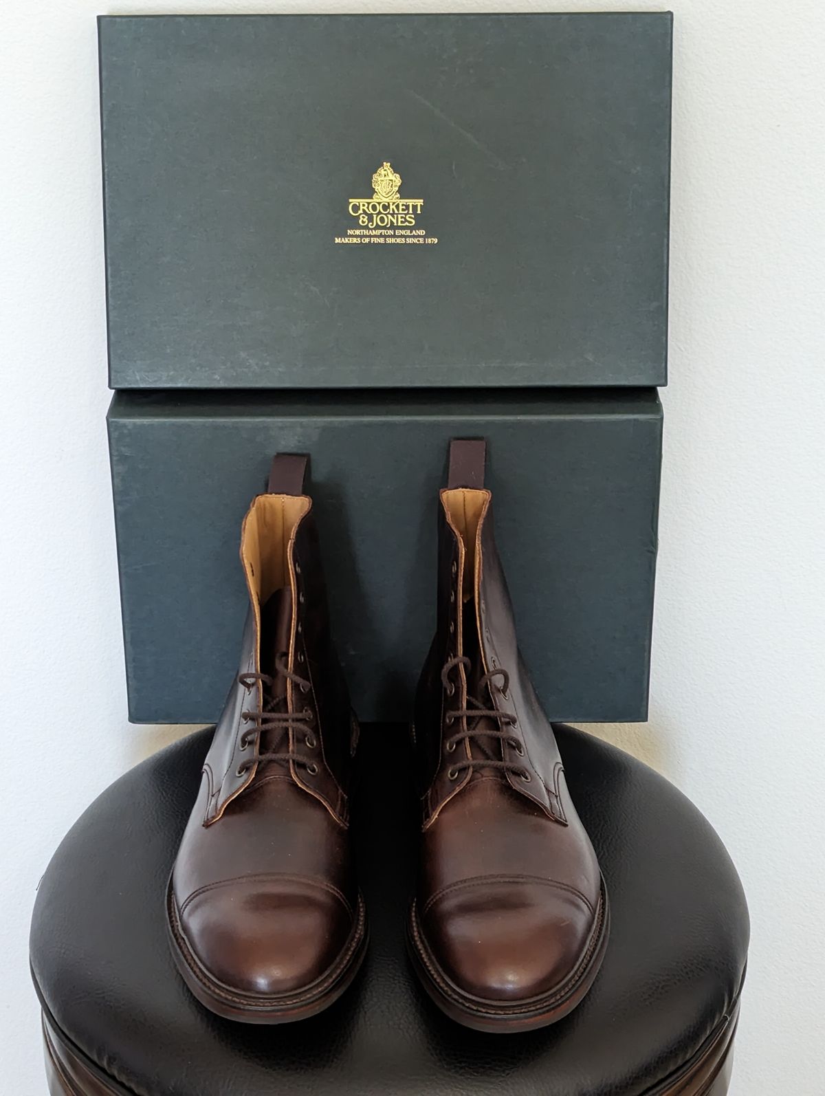 Photo by Korulag on October 1, 2023 of the Crockett & Jones Coniston in Coffee Hurricane Hide.