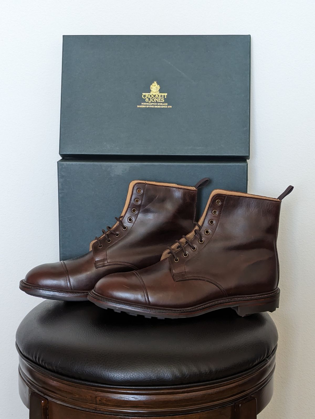 Photo by Korulag on October 1, 2023 of the Crockett & Jones Coniston in Coffee Hurricane Hide.