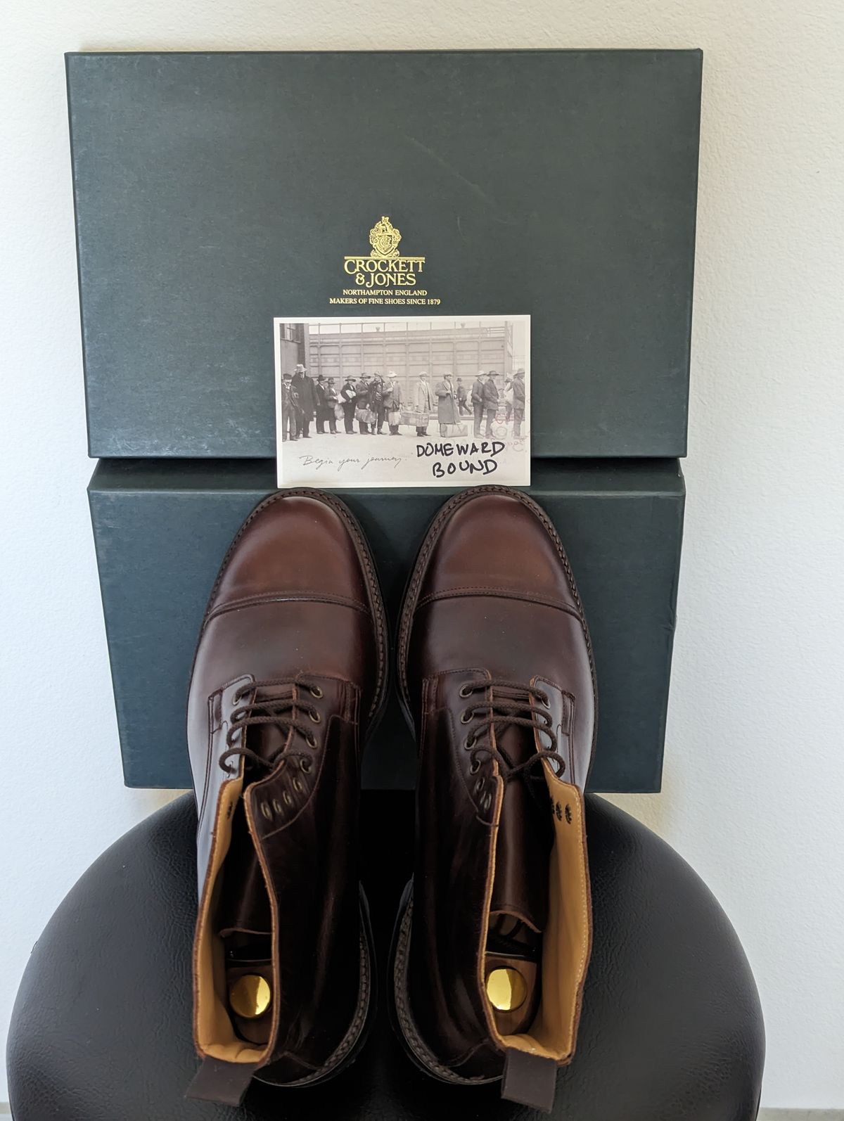 Photo by Korulag on October 1, 2023 of the Crockett & Jones Coniston in Coffee Hurricane Hide.