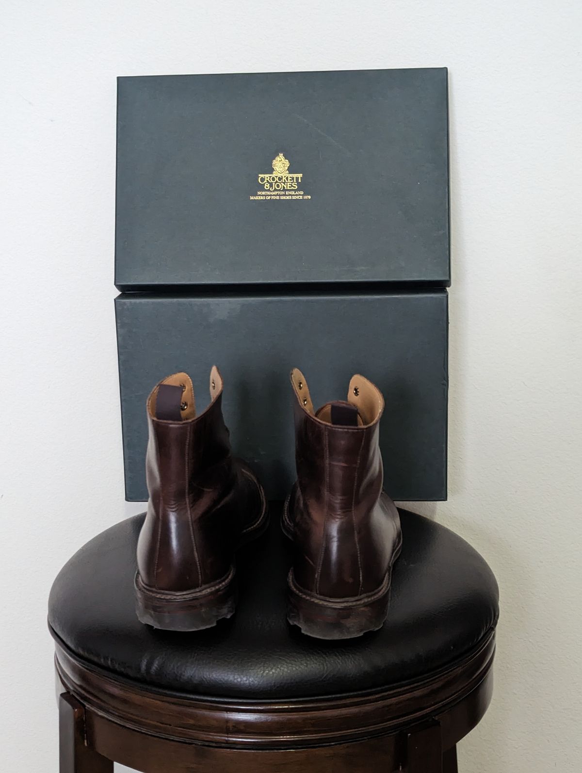 Photo by Korulag on November 4, 2023 of the Crockett & Jones Coniston in Coffee Hurricane Hide.