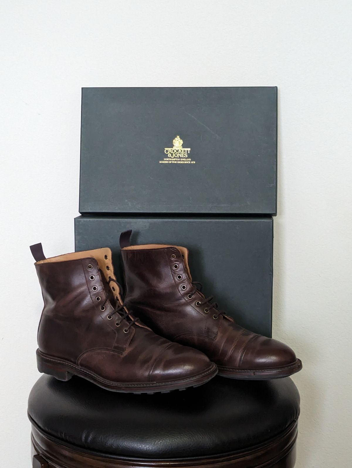 Photo by Korulag on November 4, 2023 of the Crockett & Jones Coniston in Coffee Hurricane Hide.