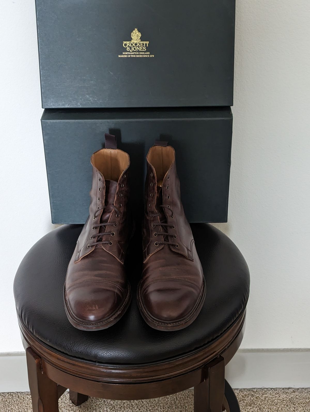 Photo by Korulag on December 2, 2023 of the Crockett & Jones Coniston in Coffee Hurricane Hide.