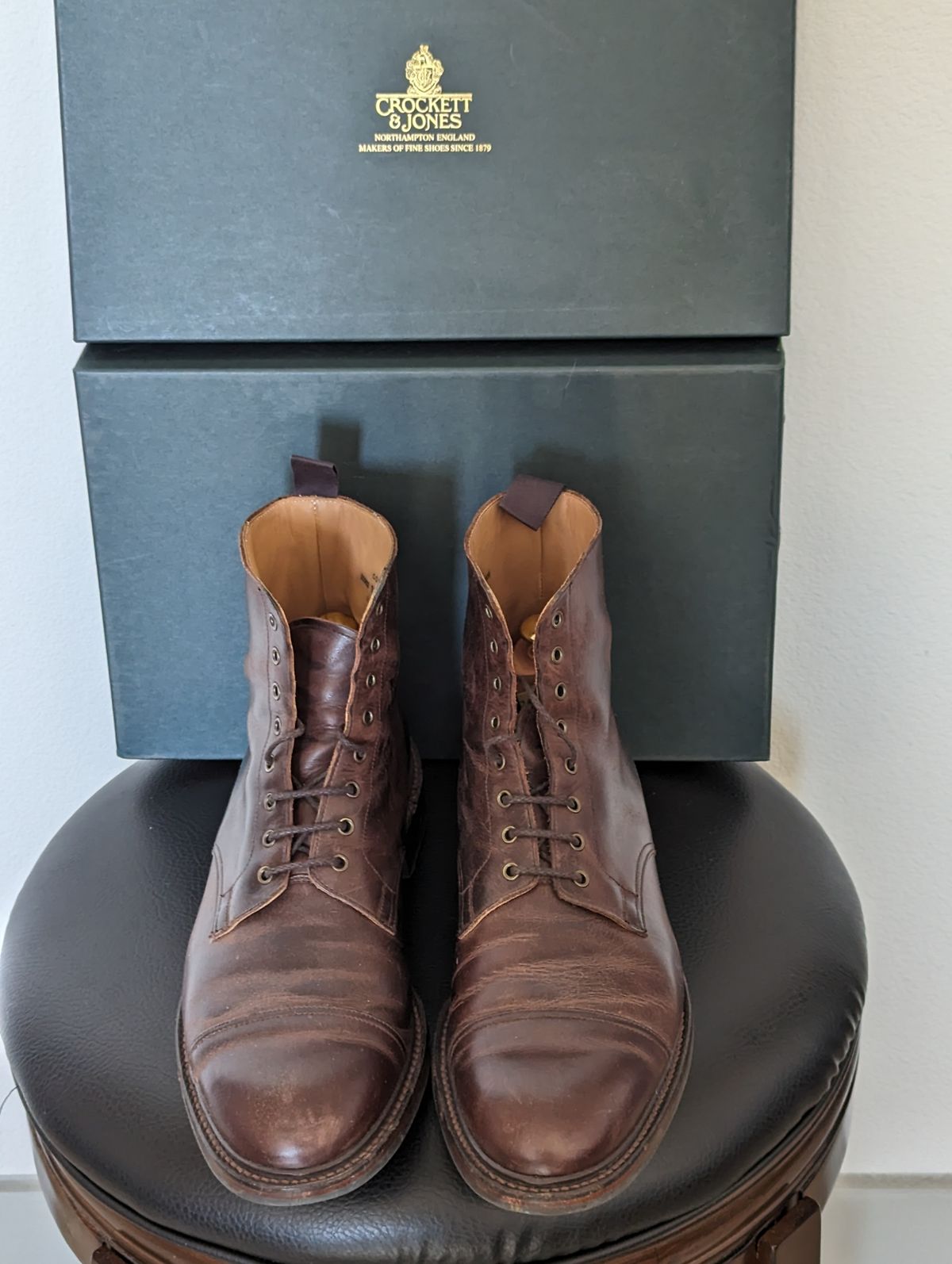 Photo by Korulag on January 1, 2024 of the Crockett & Jones Coniston in Coffee Hurricane Hide.