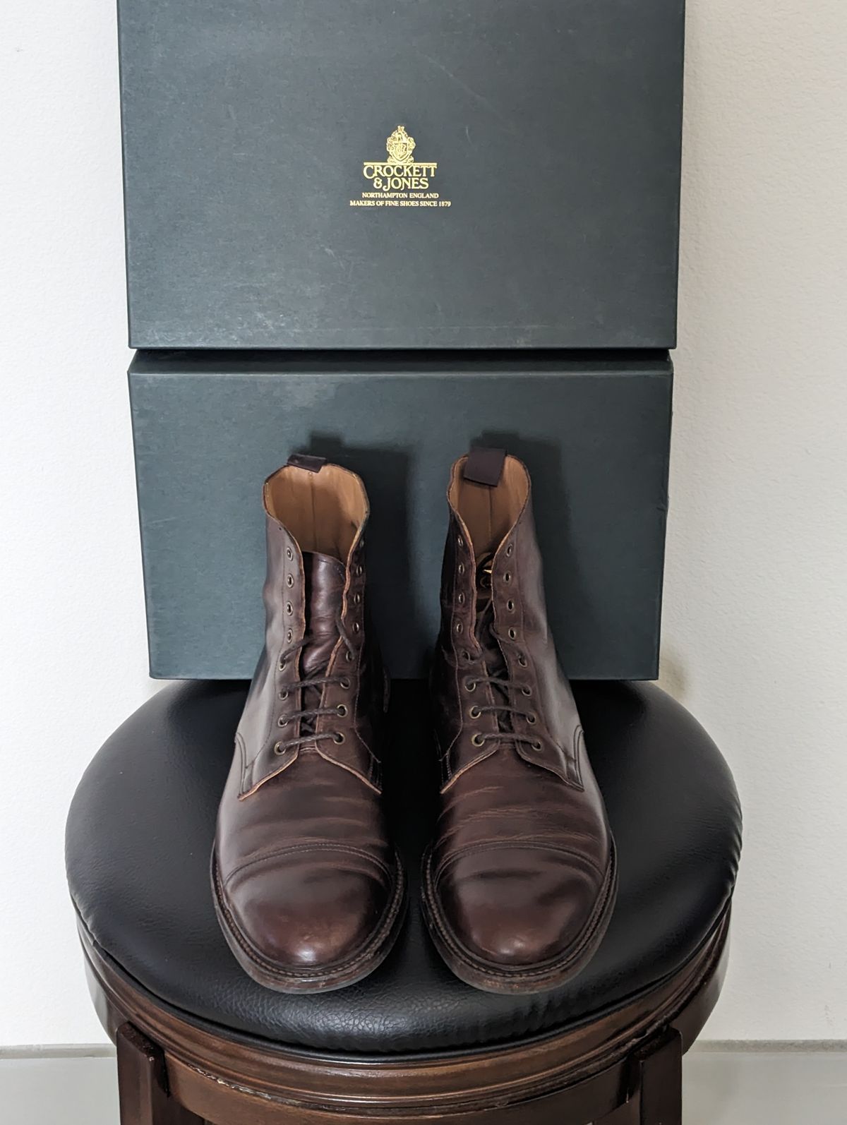 Photo by Korulag on February 1, 2024 of the Crockett & Jones Coniston in Coffee Hurricane Hide.