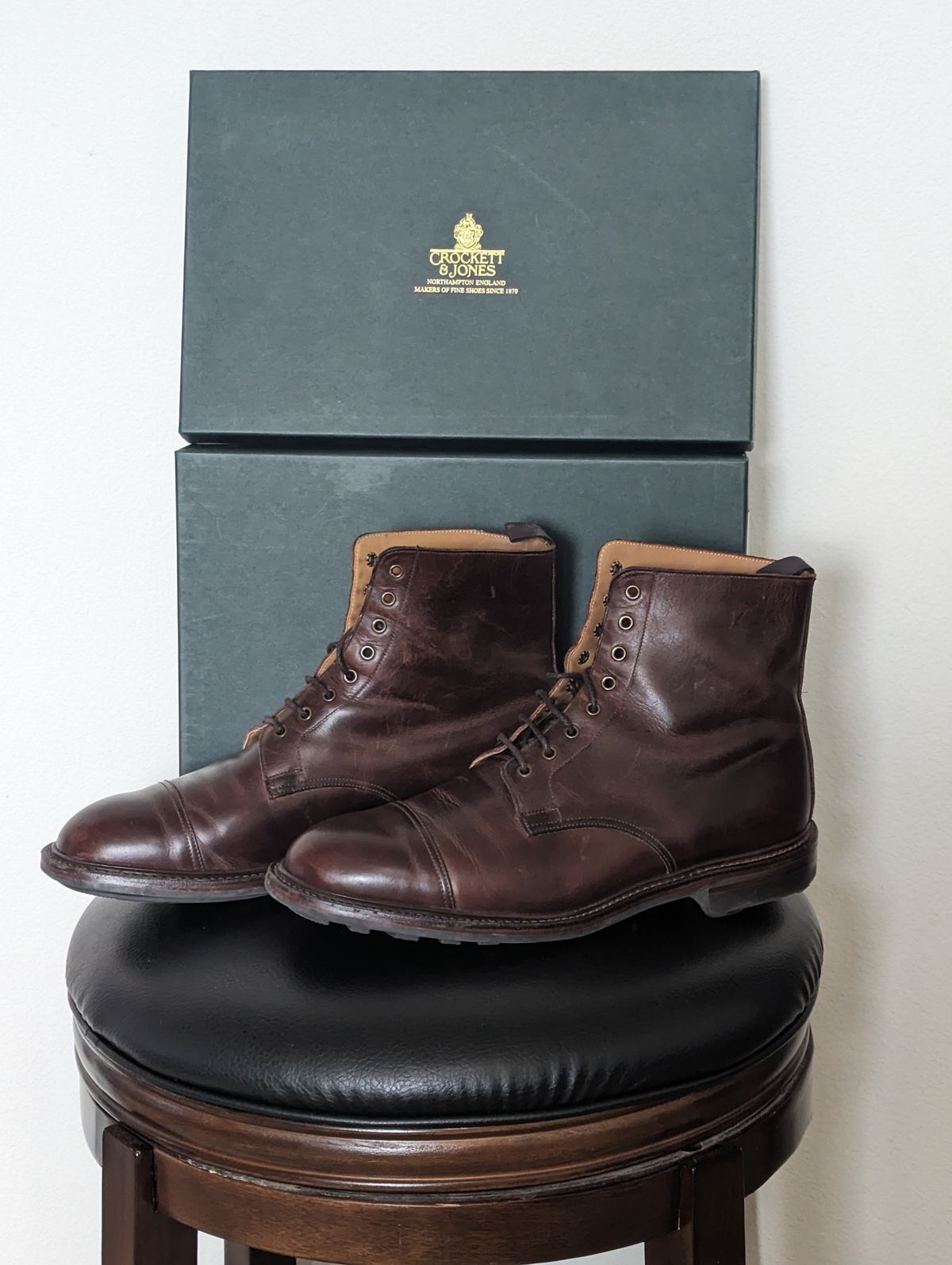 Photo by Korulag on February 1, 2024 of the Crockett & Jones Coniston in Coffee Hurricane Hide.