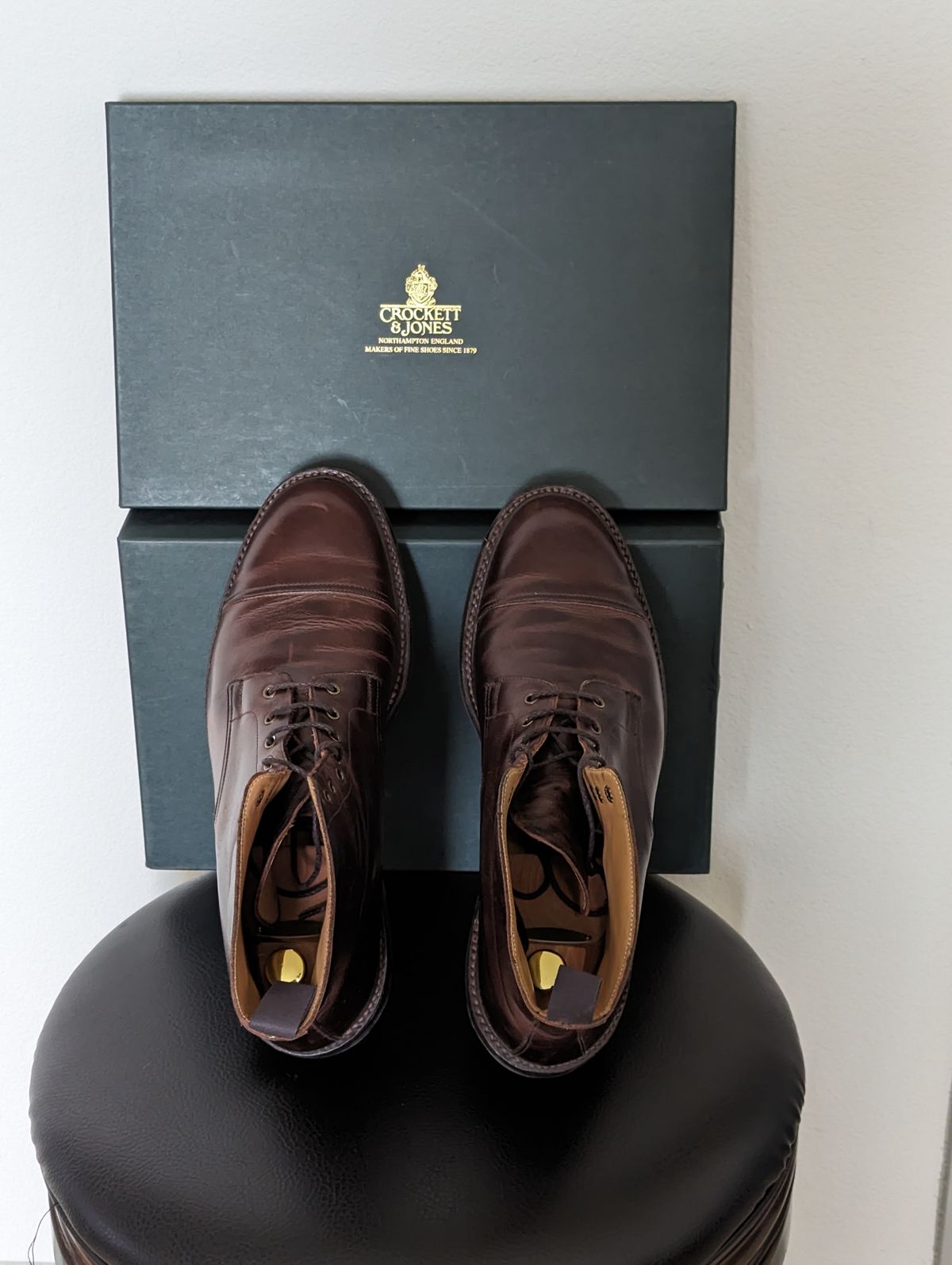 Photo by Korulag on March 1, 2024 of the Crockett & Jones Coniston in Coffee Hurricane Hide.