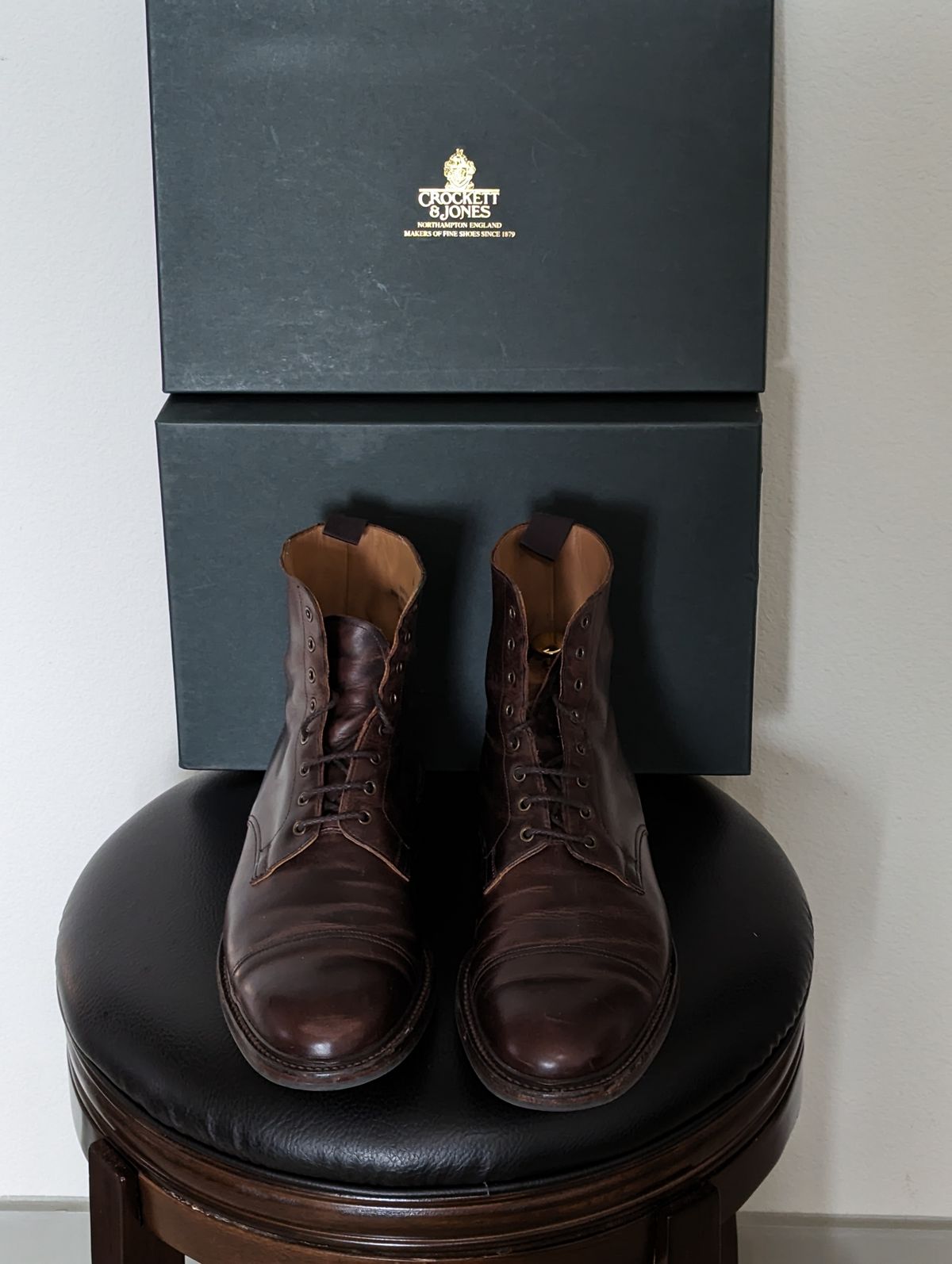 Photo by Korulag on April 1, 2024 of the Crockett & Jones Coniston in Coffee Hurricane Hide.