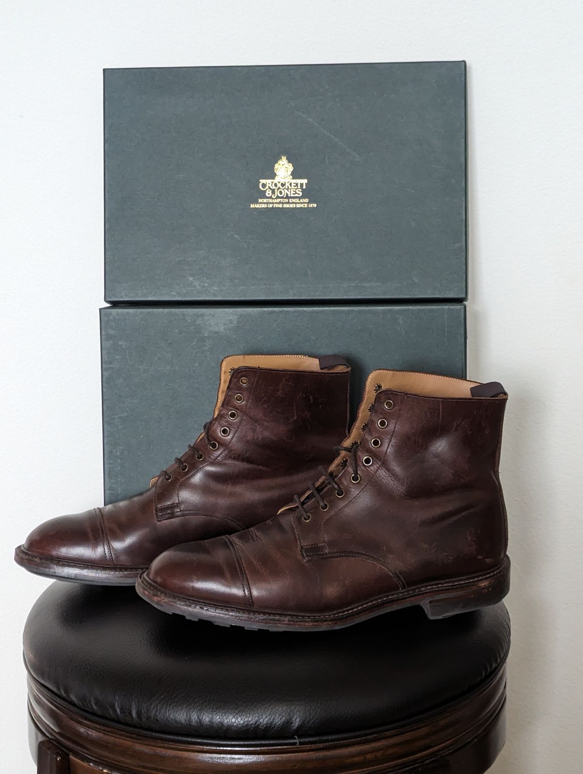 Photo by Korulag on April 1, 2024 of the Crockett & Jones Coniston in Coffee Hurricane Hide.