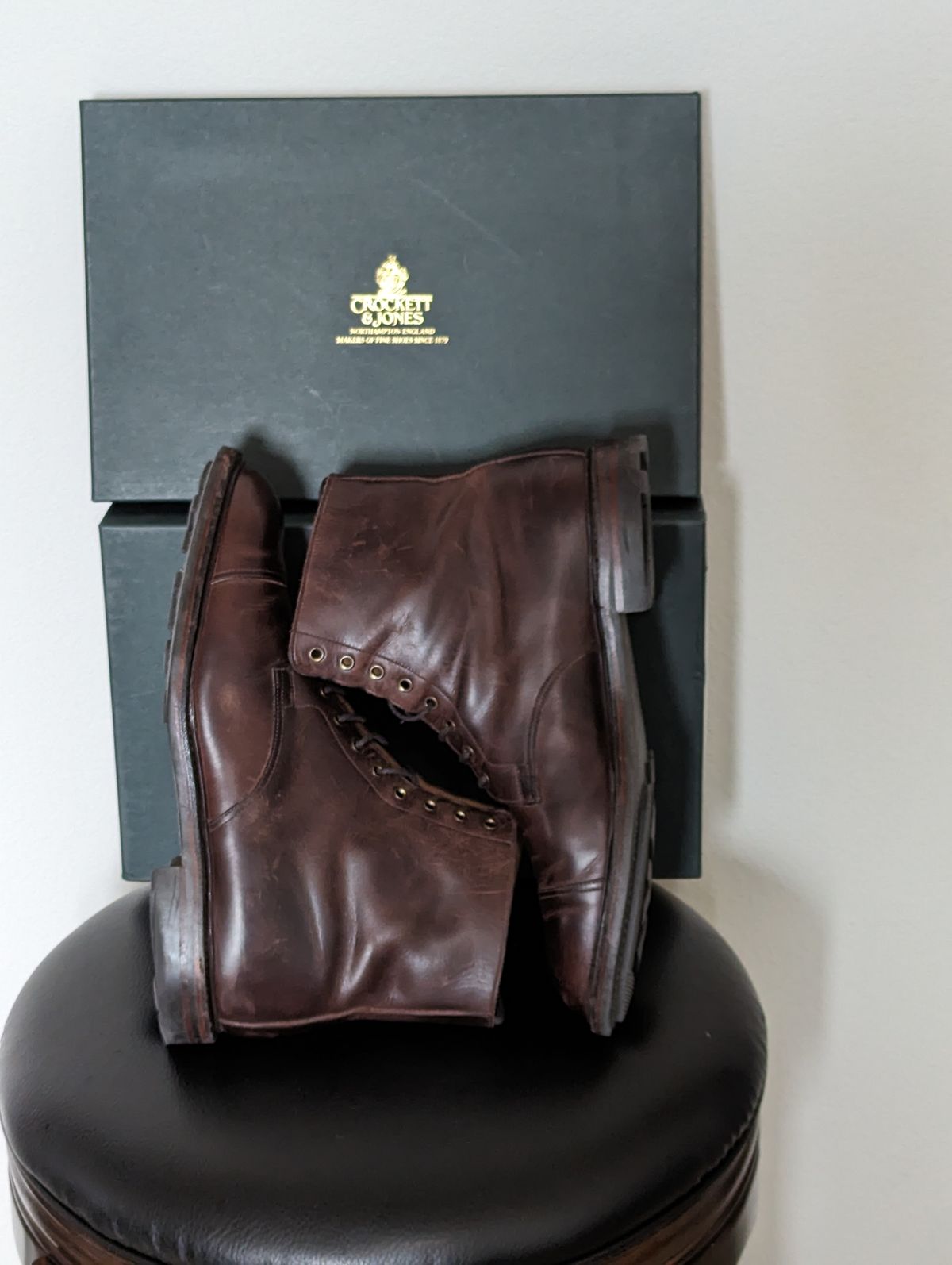 Photo by Korulag on April 1, 2024 of the Crockett & Jones Coniston in Coffee Hurricane Hide.