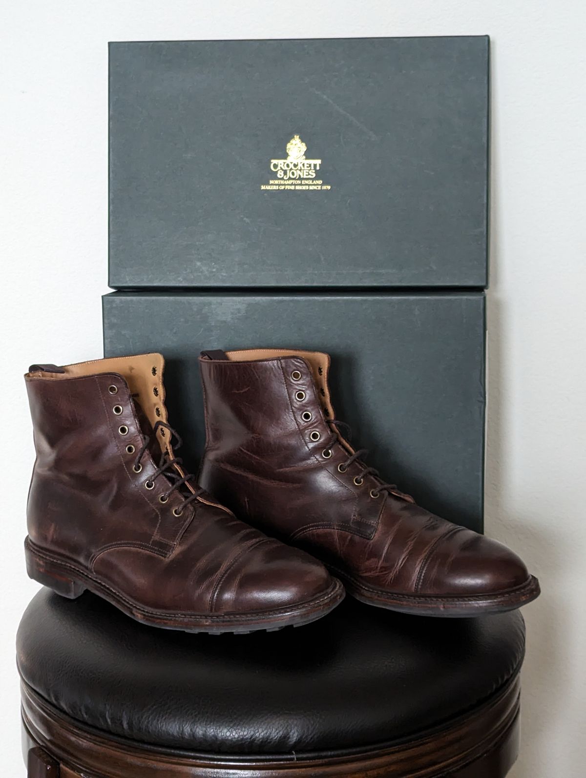 Photo by Korulag on April 1, 2024 of the Crockett & Jones Coniston in Coffee Hurricane Hide.