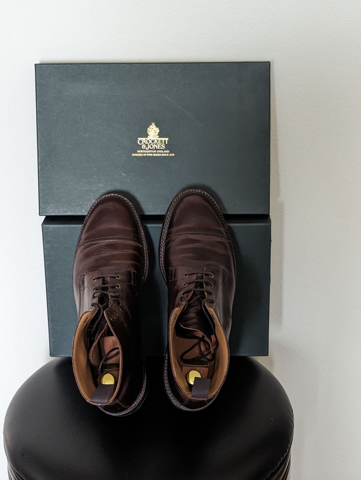 Photo by Korulag on April 1, 2024 of the Crockett & Jones Coniston in Coffee Hurricane Hide.