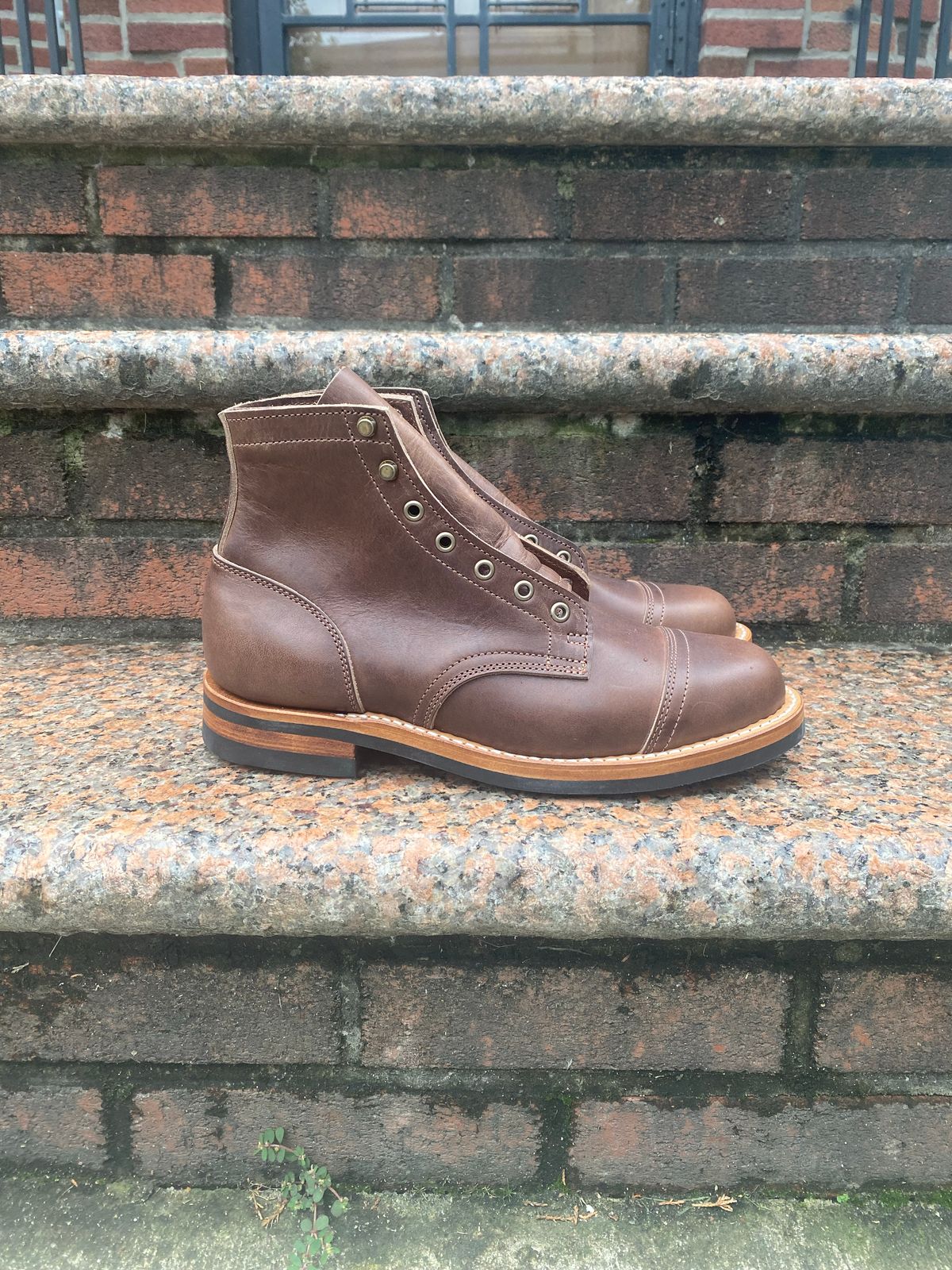 Photo by CHUNHWA on October 3, 2022 of the Truman Service Boot in Horween Walnut Cypress.