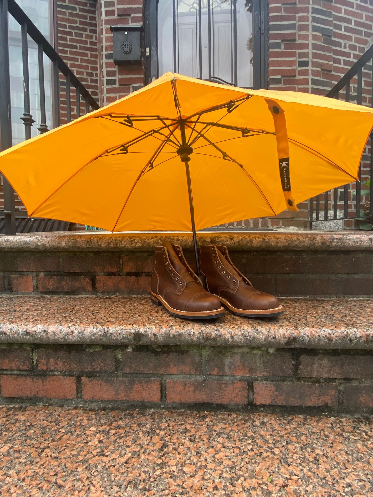 Photo by CHUNHWA on October 3, 2022 of the Truman Service Boot in Horween Walnut Cypress.