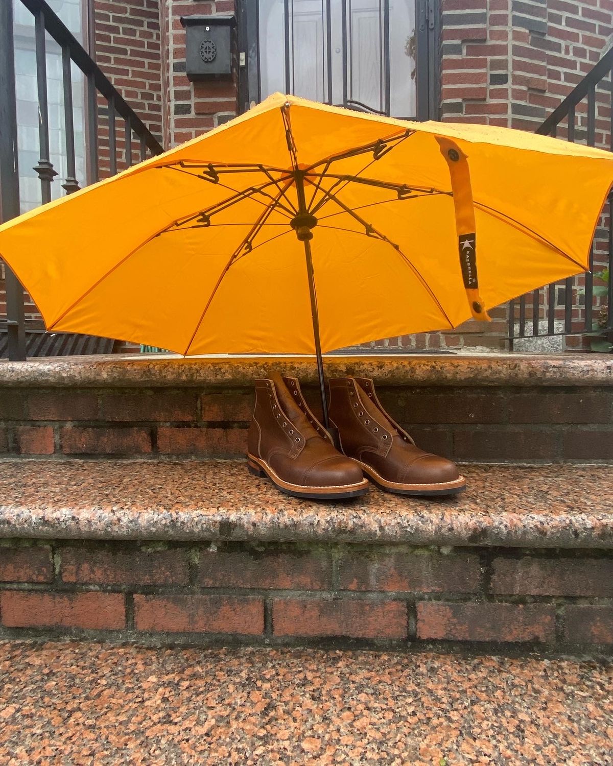 Photo by CHUNHWA on October 5, 2022 of the Truman Service Boot in Horween Walnut Cypress.